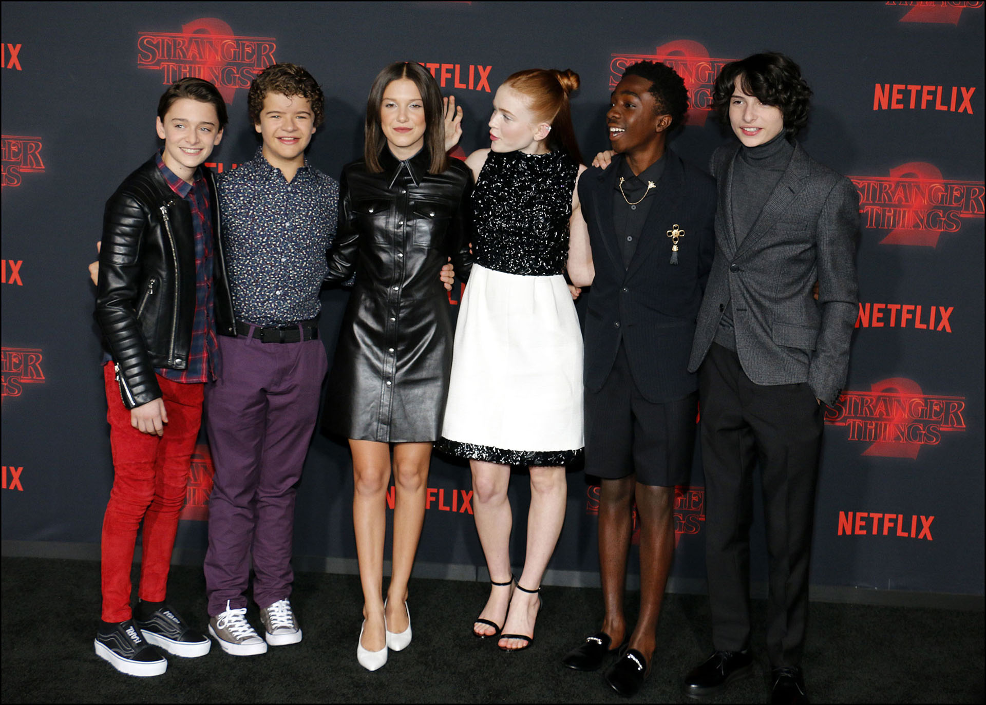 El elenco de Stranger Things en la premiere de la segunda temporada.