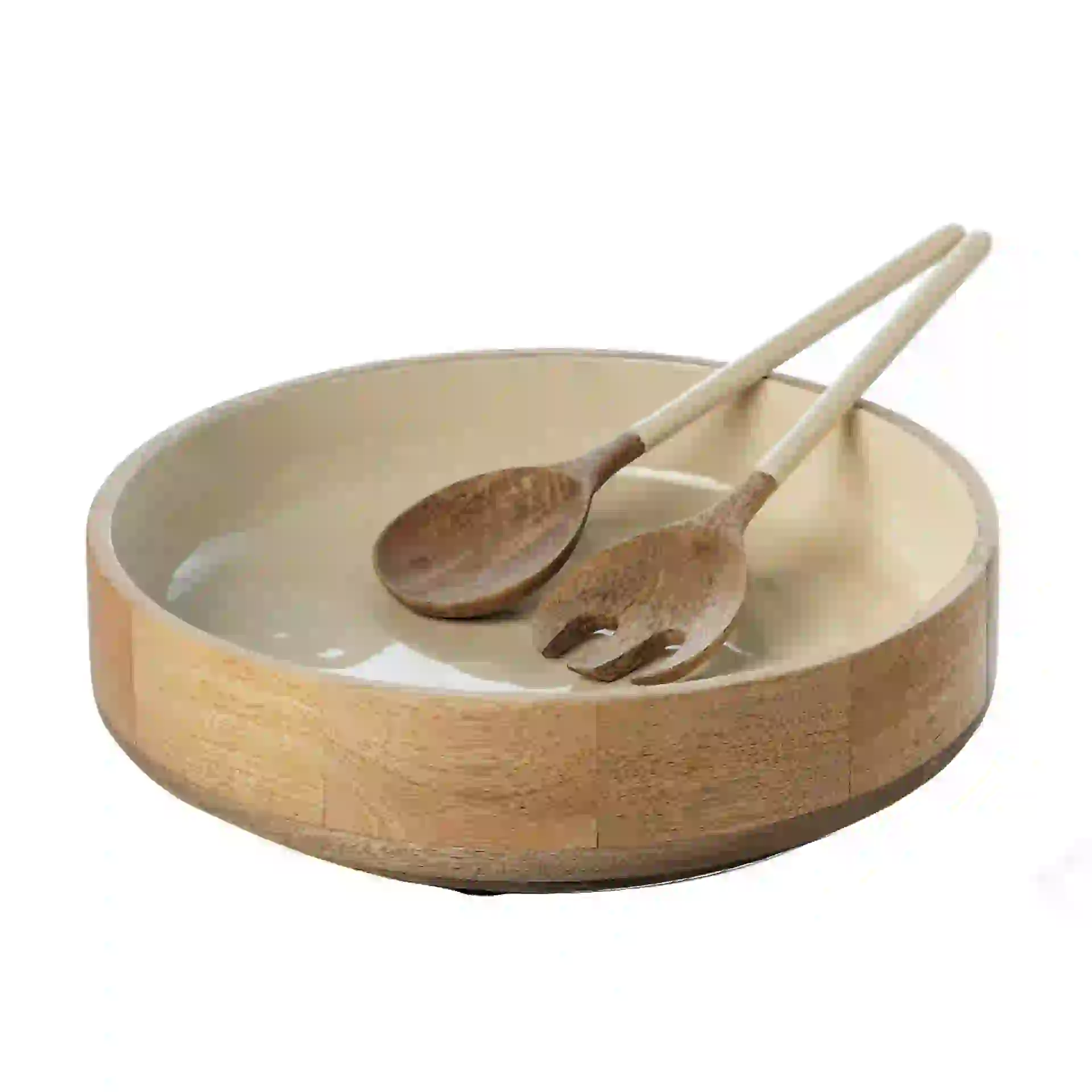 13. Ensaladera de madera y laca con cubiertos ($ 1.760 y $ 330).