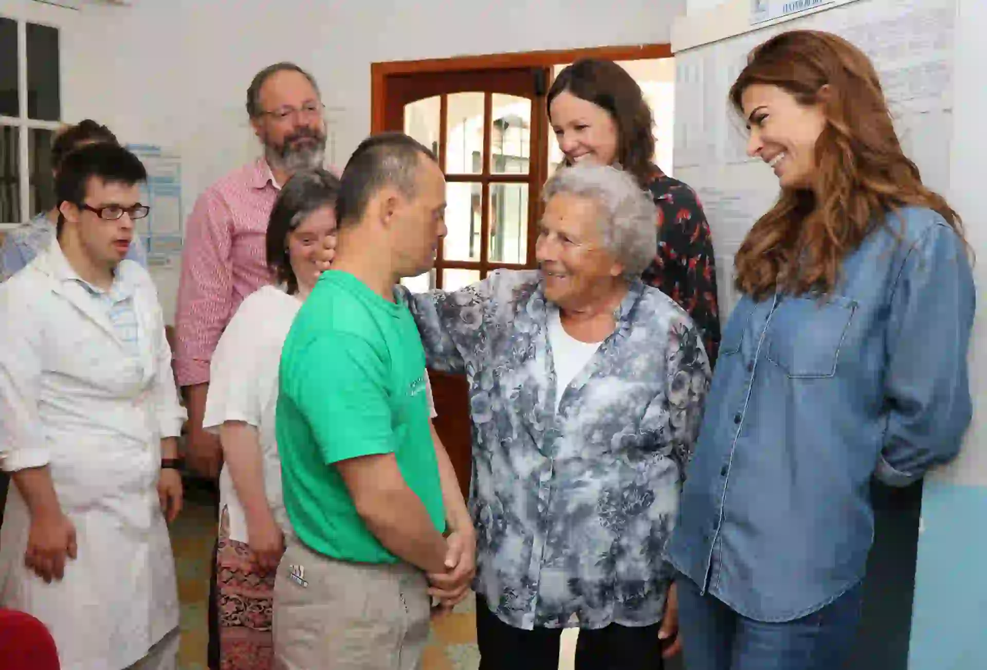 Juliana Awada se inclinó por una estética casual siguiendo las tendencias