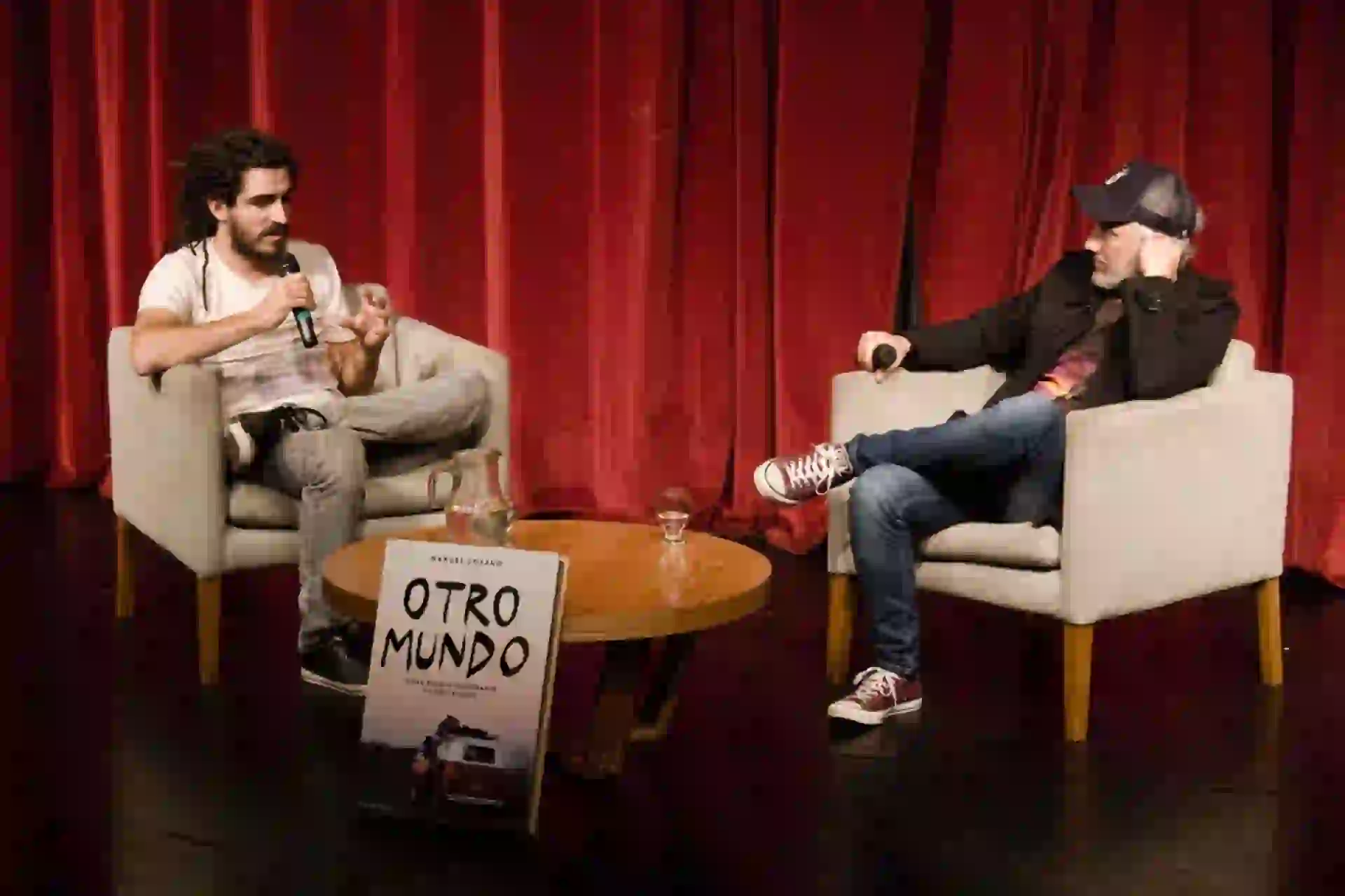 En la presentación de su libro Otro Mundo.