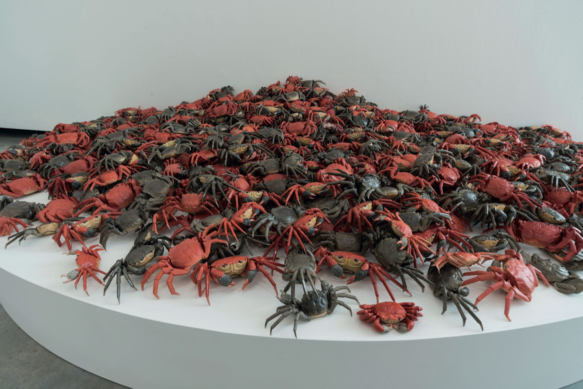 Los cangrejos de porcelana (he xie sinónimo de armonía en chino) alude a la censura contra el artista.