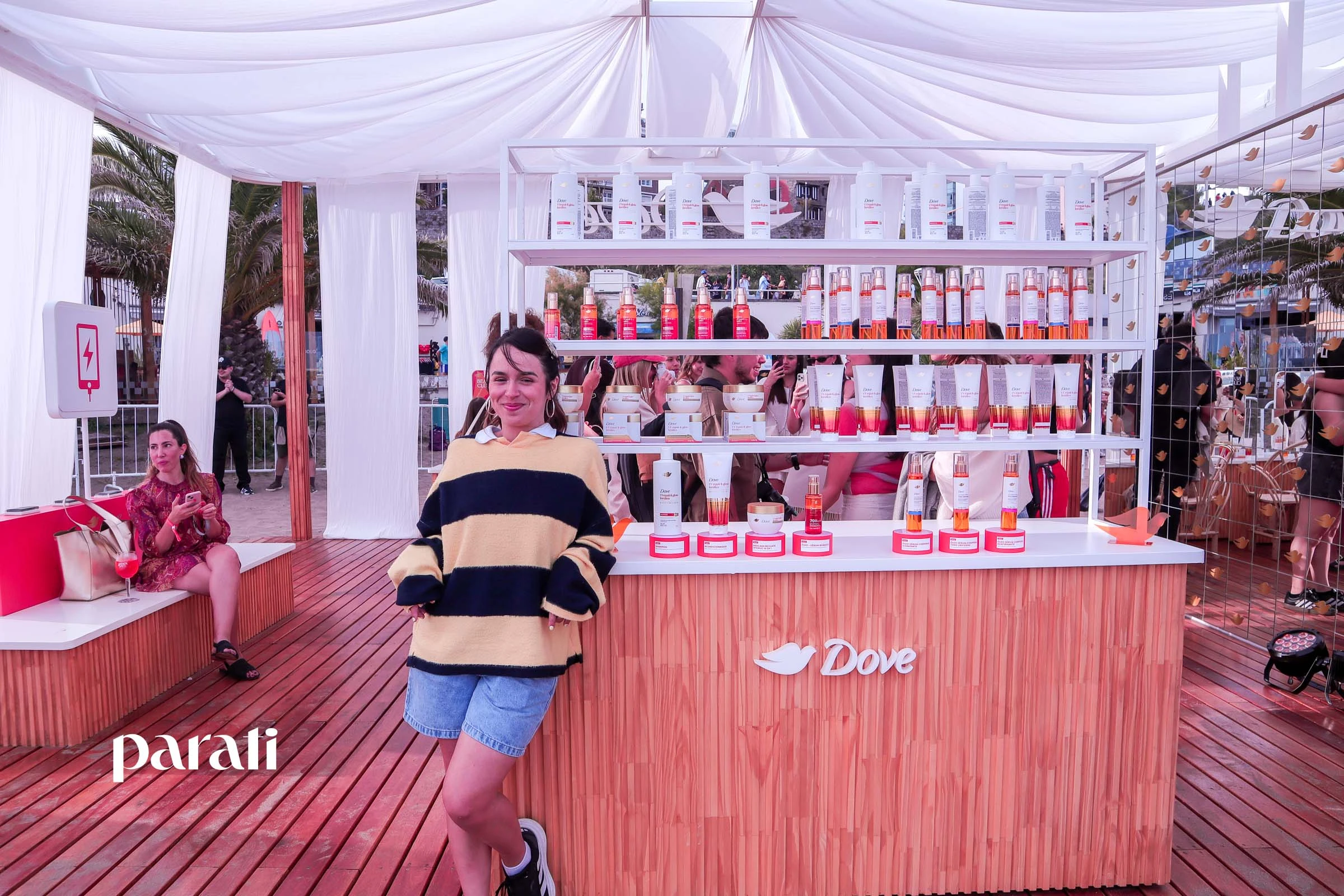 Evita Luna en el Dove Beach Club.