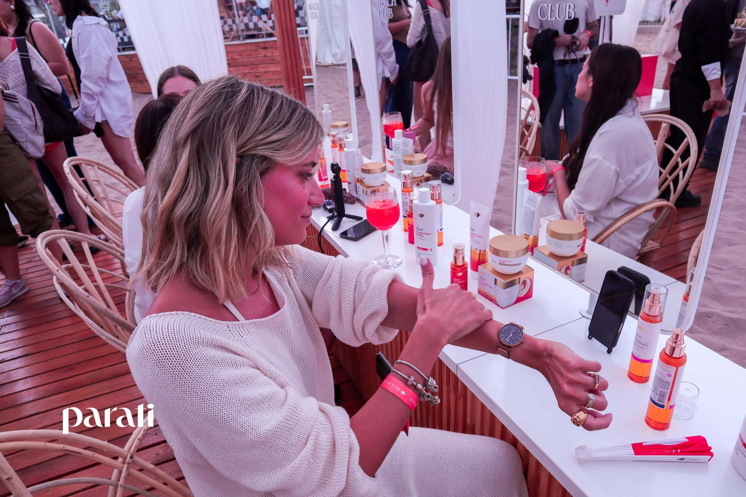 Las invitadas probaron los productos.