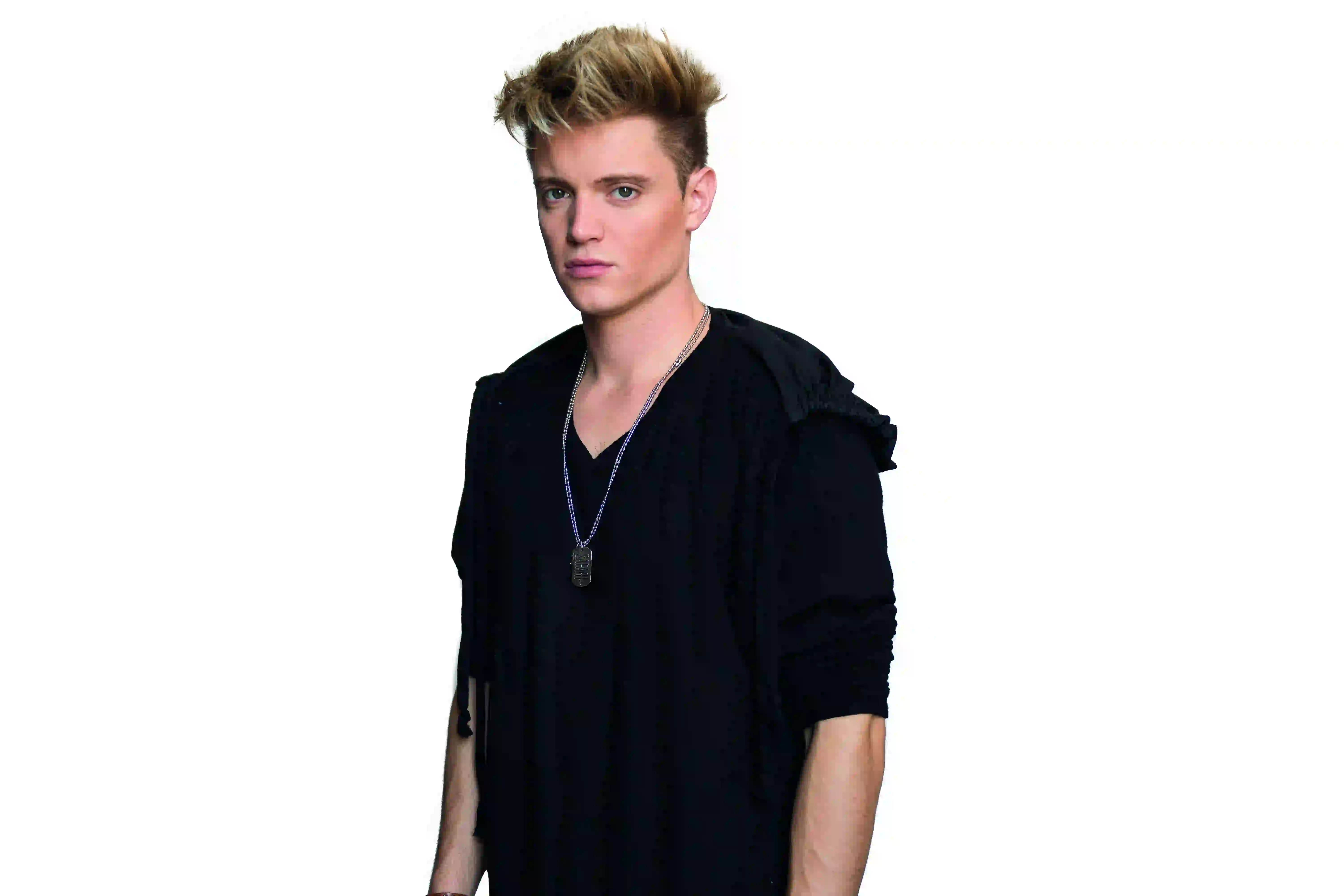 Cachero siempre, la rompe cantando.