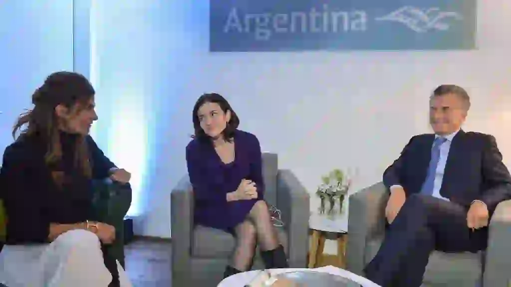 Macri Davos CEO Facebook 1920 2