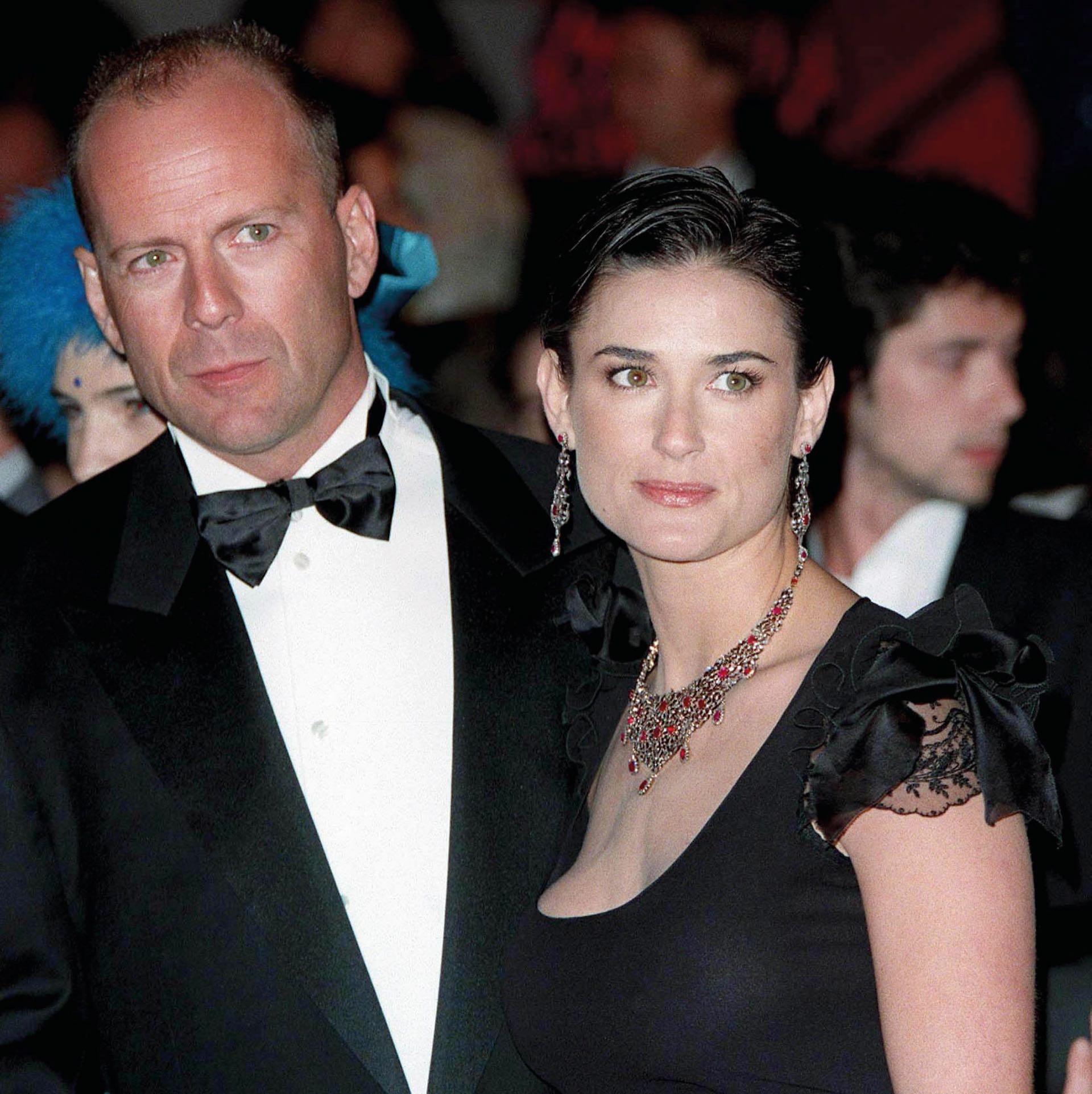 Demi estuvo casada con Bruce Willis durante trece años y tuvieron tres hijas: Rumer, Scout y Tallulah.