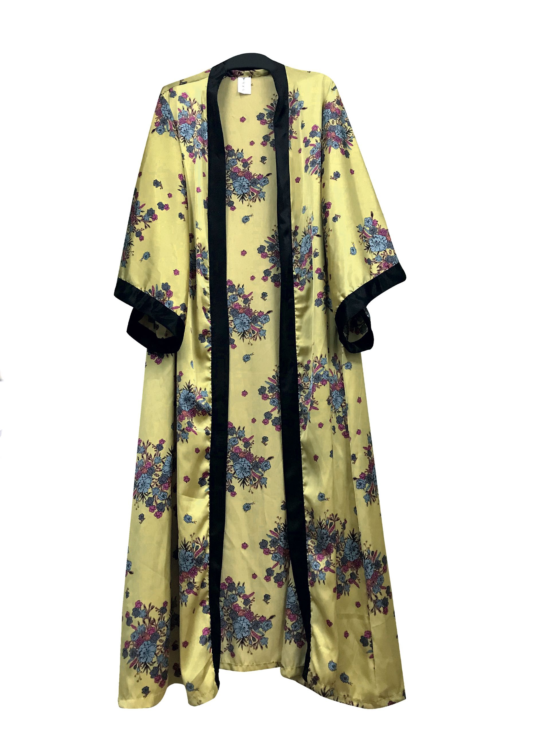 Kimono de satén ($ 1.499, Yoko).