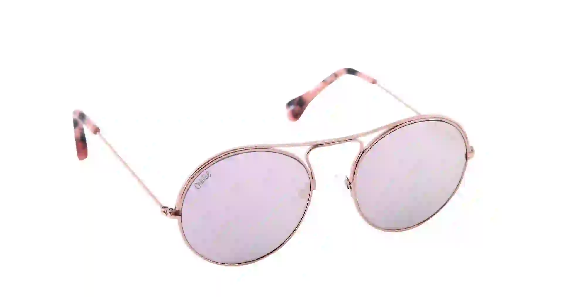 Anteojos de sol con vidrios de color ($ 2.085, Orbital).