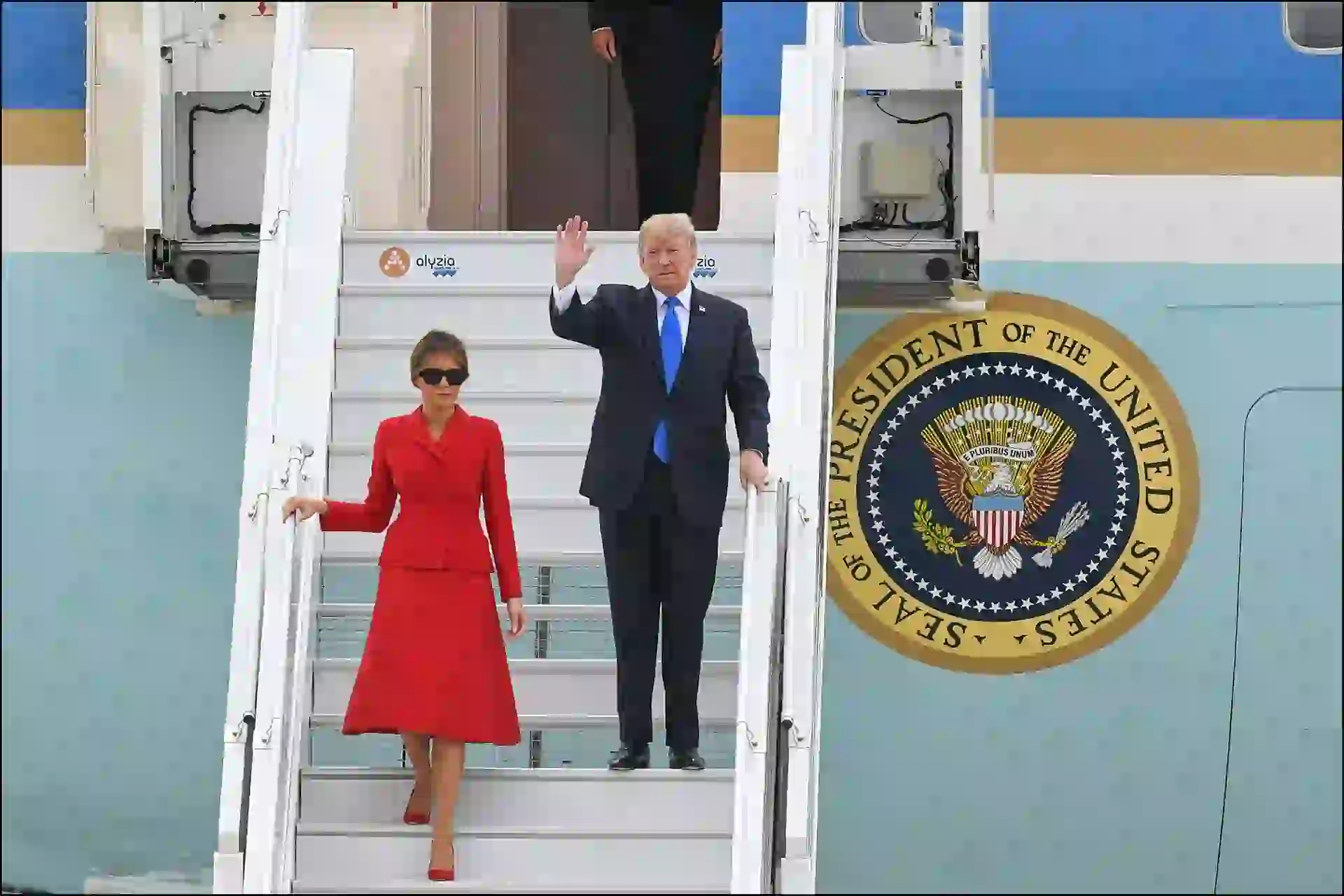 PARA TI MELANIA TRUMP LOOKS (1)
