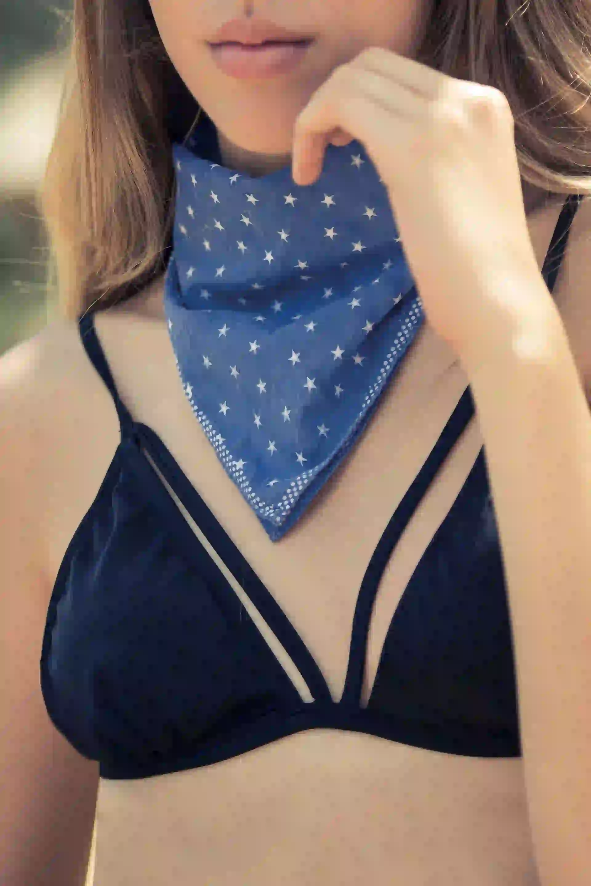 Pañuelo en el cuello. Foto: Maia Croizet/ Para Ti