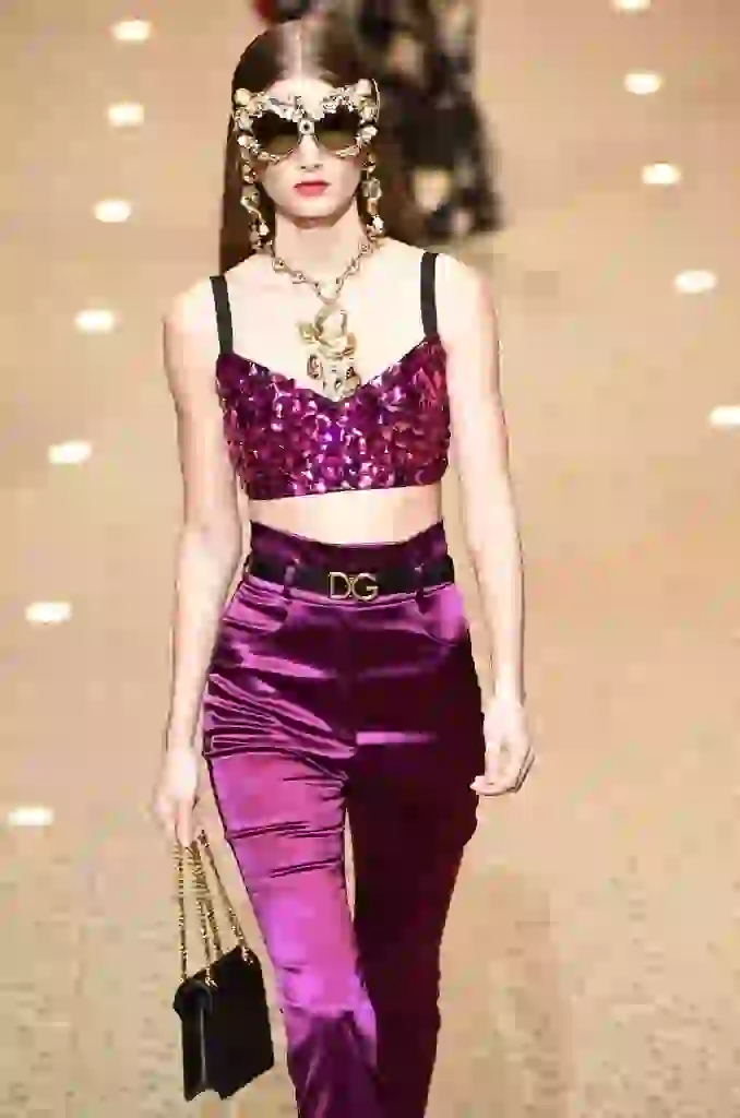 Guiños religiosos en accesorios 