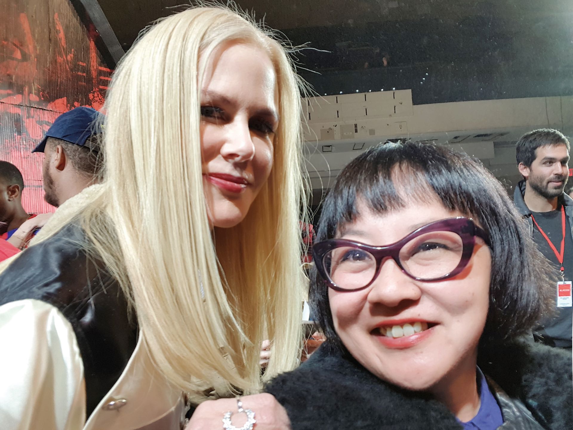 Súper simpática, una altísima Nicole Kidman en una selfie con Para Ti.