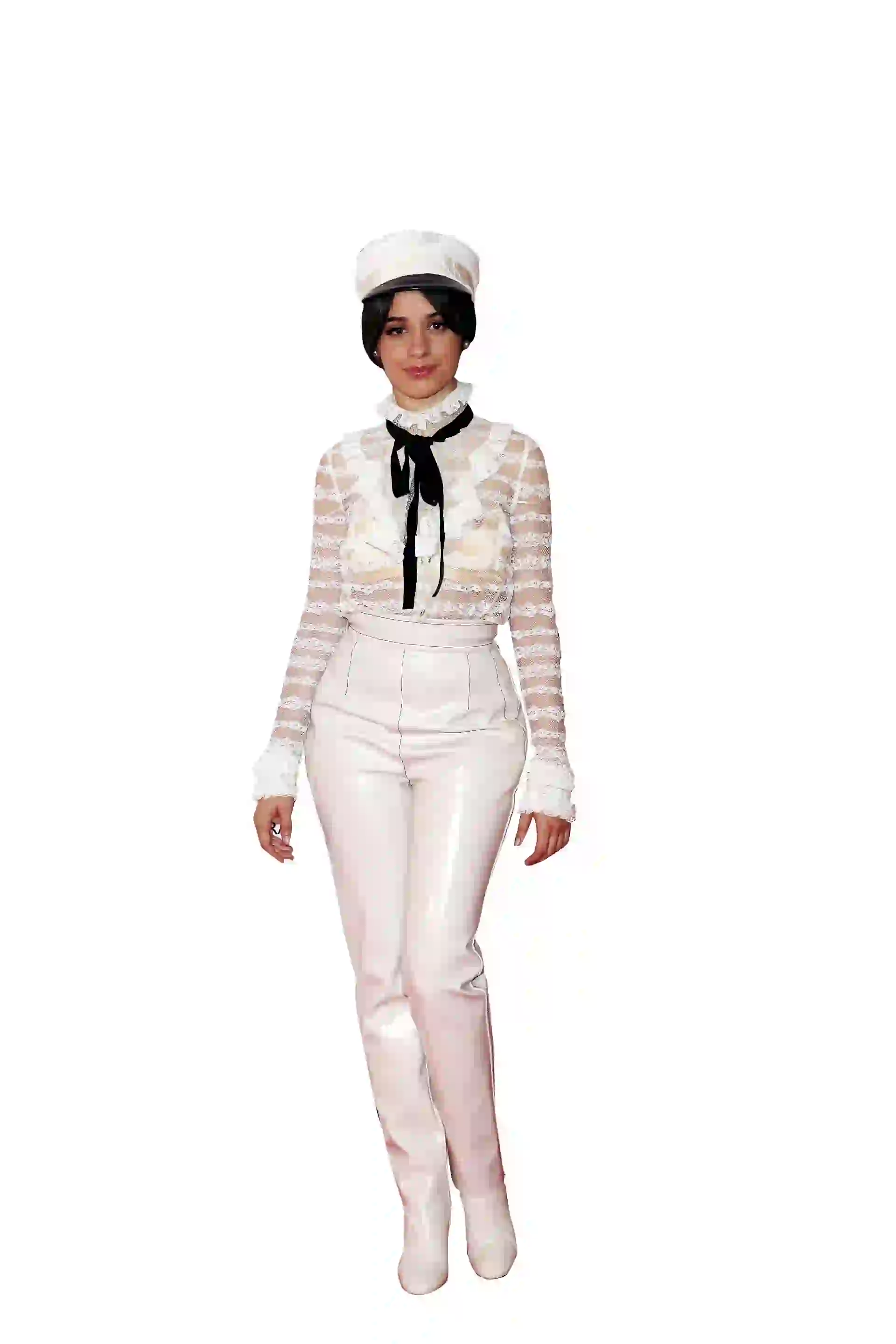 Se destaca por us looks variados: desde pantalones anchos hasta faldas con transparencias; tops Tulum y prendas oversize.