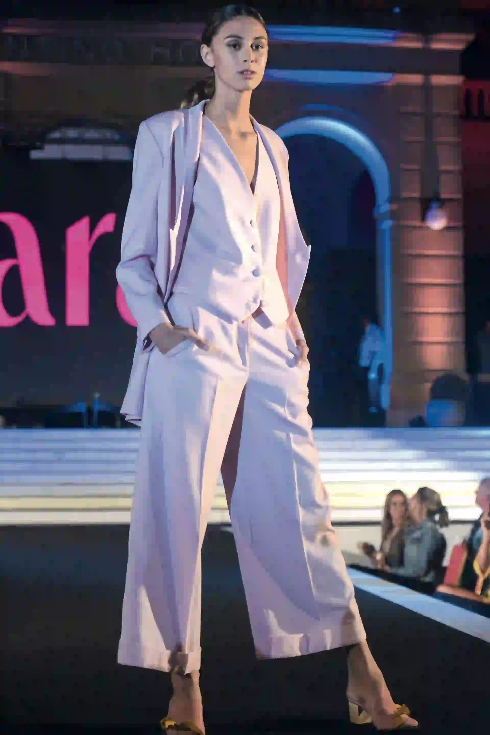 Sastrería en rosa de Mila Kartei.