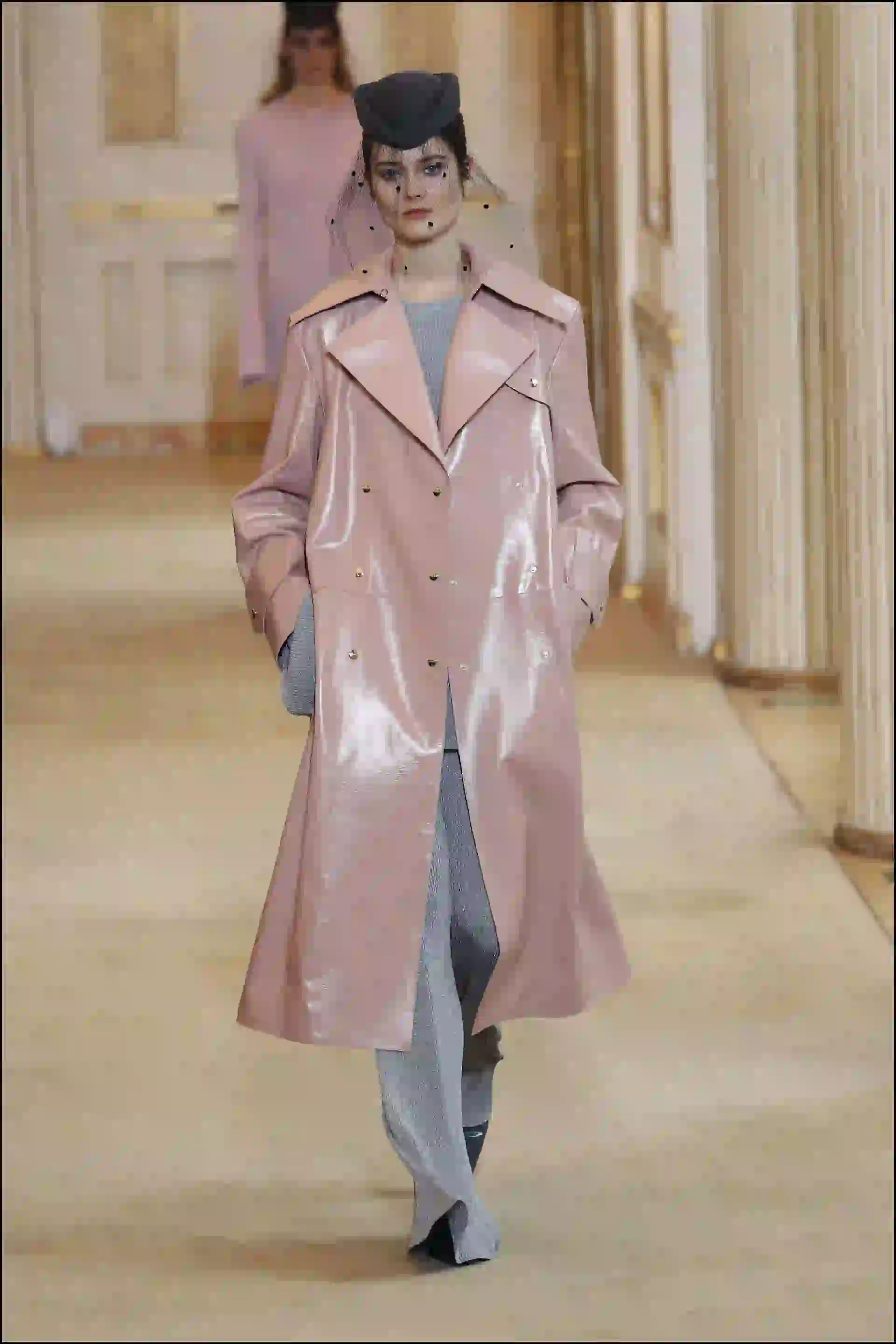 El detalle: casquetes con microtul.