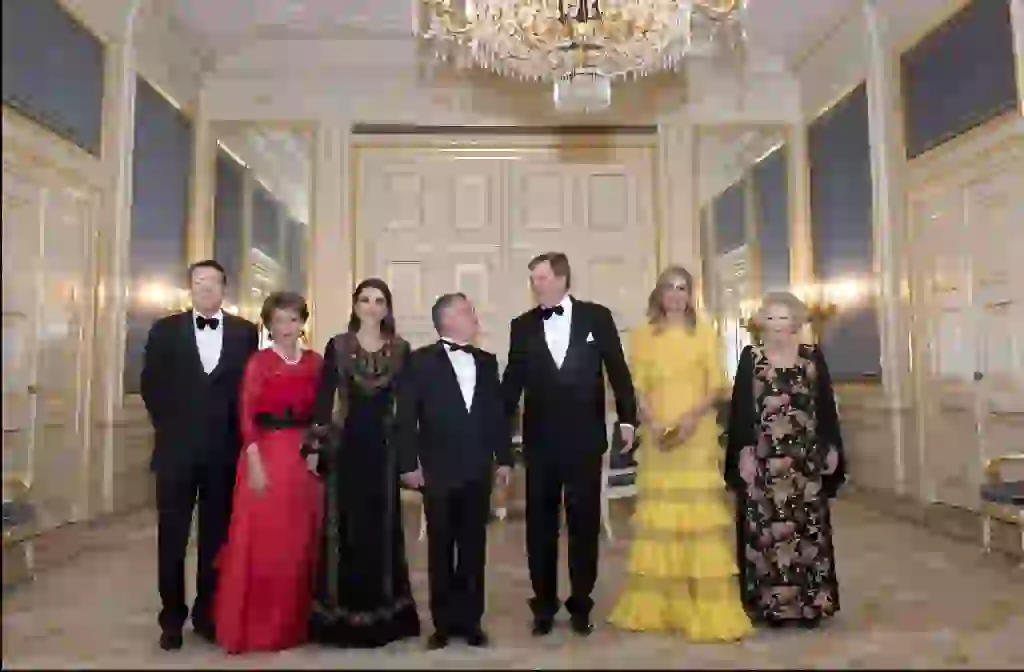 Le prince Constantijn des Pays-Bas, la princesse Margriet des Pays-Bas, la reine Rania de Jordanie, le roi Abdallah II de Jordanie, le roi Willem-Alexander des Pays-Bas, la reine Maxima des Pays-Bas et la princesse Beatrix des Pays-Bas - - Le roi et la reine des Pays-Bas reÁoivent le roi et la reine de Jordanie pour un dÓner au palais Noordeinde ‡ La Haye, Pays-Bas, le 20 mars 2018. Queen and King of Jordan, King and Queen of The Netherlands during the official dinner at Noordeinde palace in The Hague, Netherlands, on March 20, 2018.