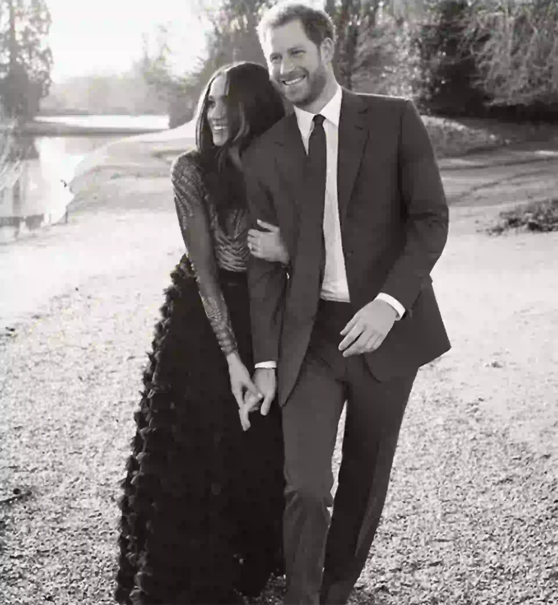 Para su compromiso, Meghan eligió un diseño de Ralph & Russo.