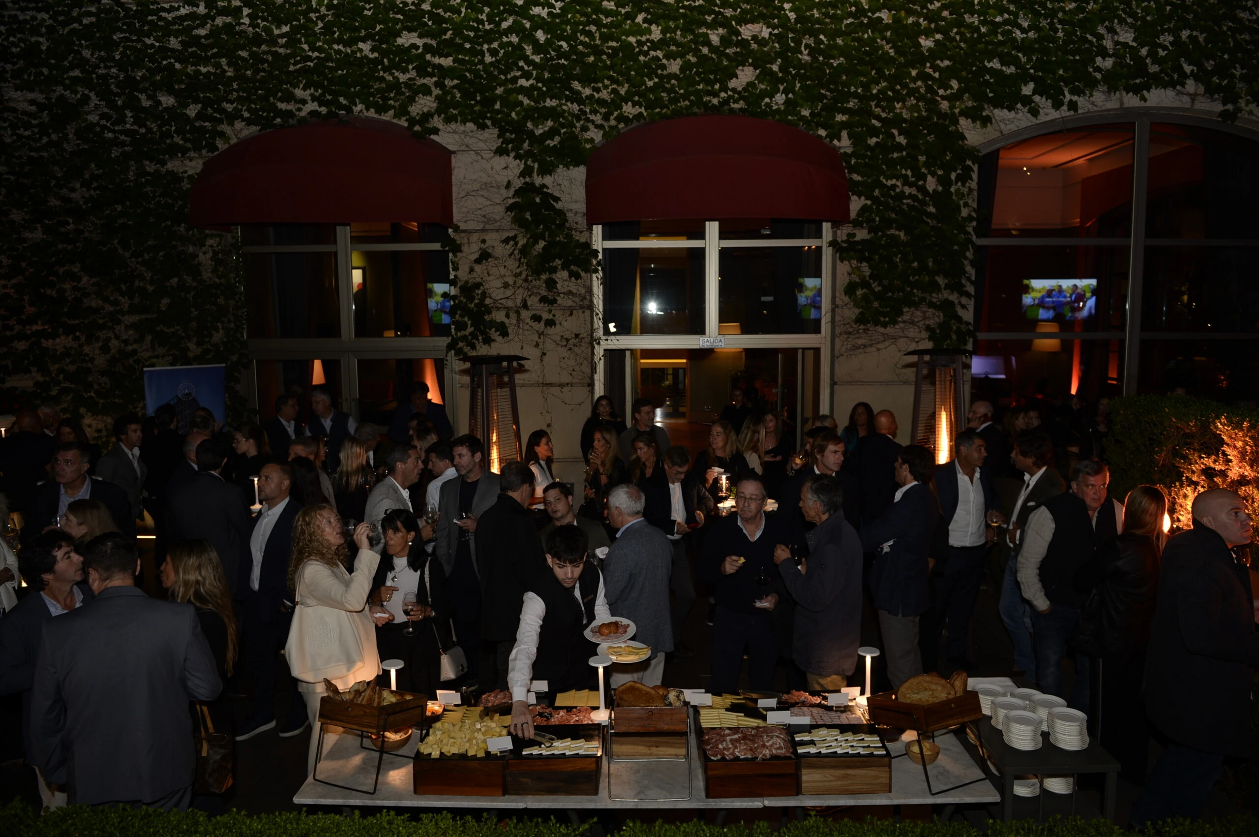 Una noche para disfrutar y crear lazos en el Palacio Duhau.