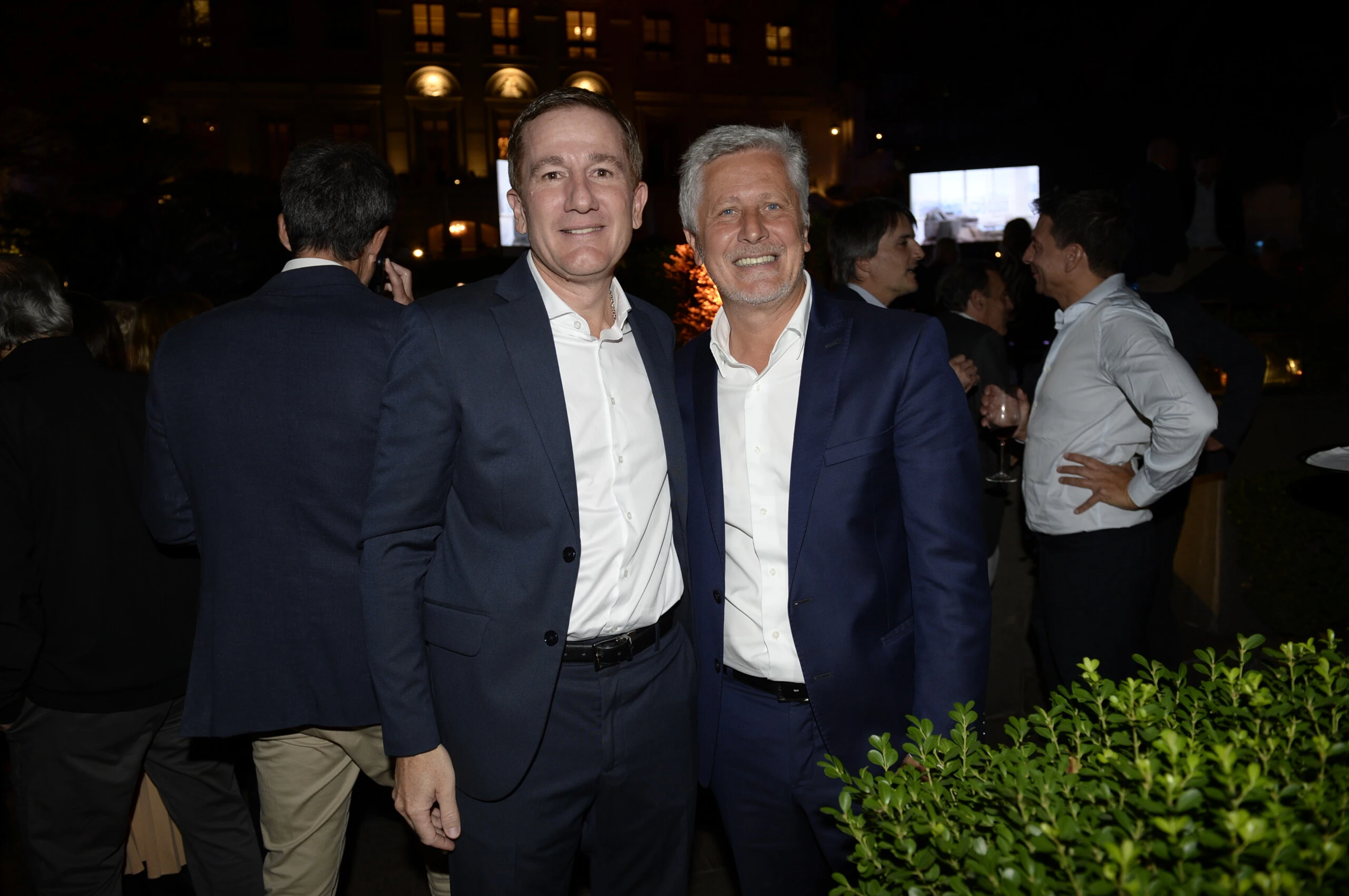 Ignacio Aldazabal, CEO de HA Emprendimientos, acompañado por invitados en la velada de The HA Collections 2026.