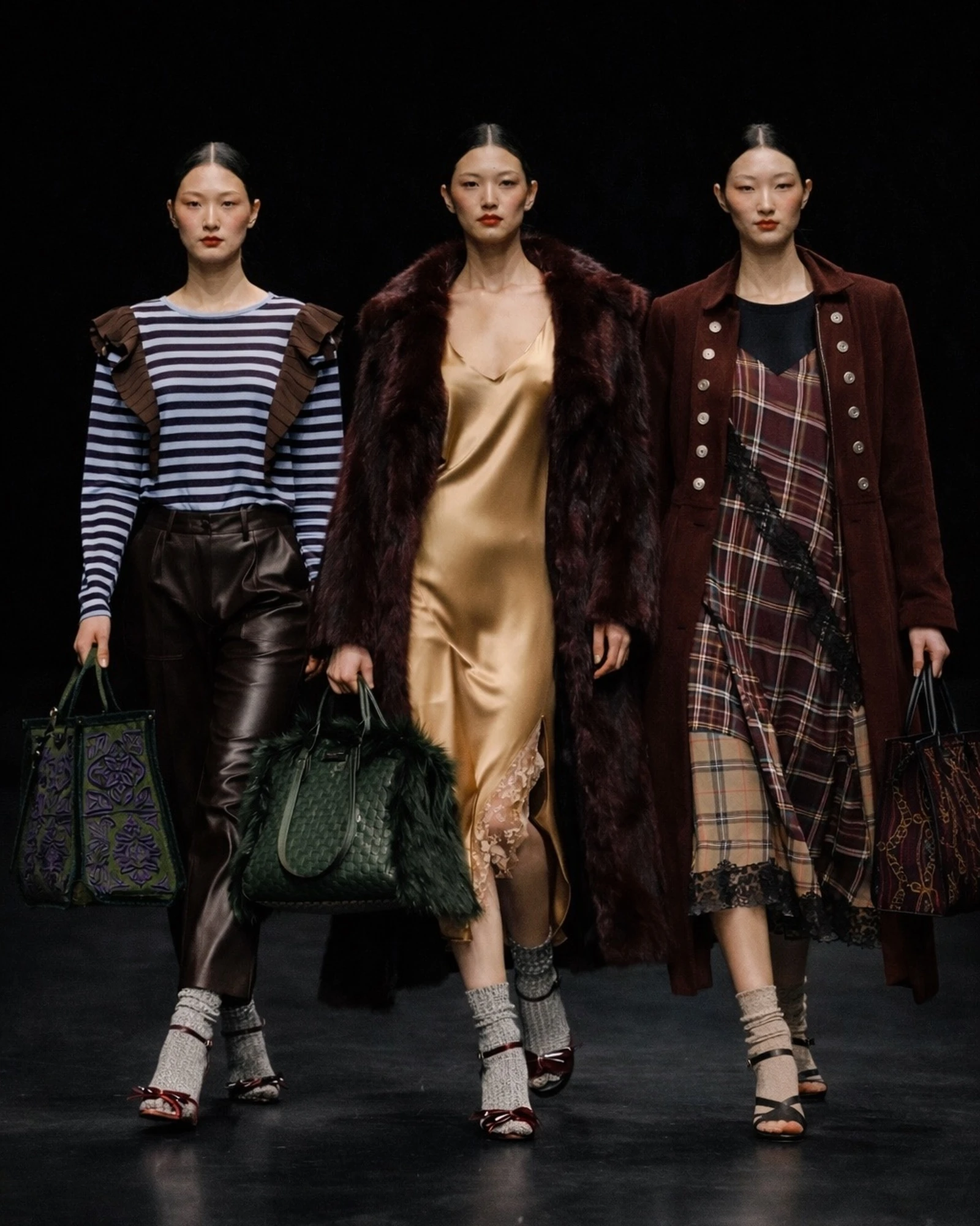 Diseño actual y versátil: prendas con carácter que se adaptan a distintos cuerpos y transitan con naturalidad cada momento del día, transformándose según quien las lleve.