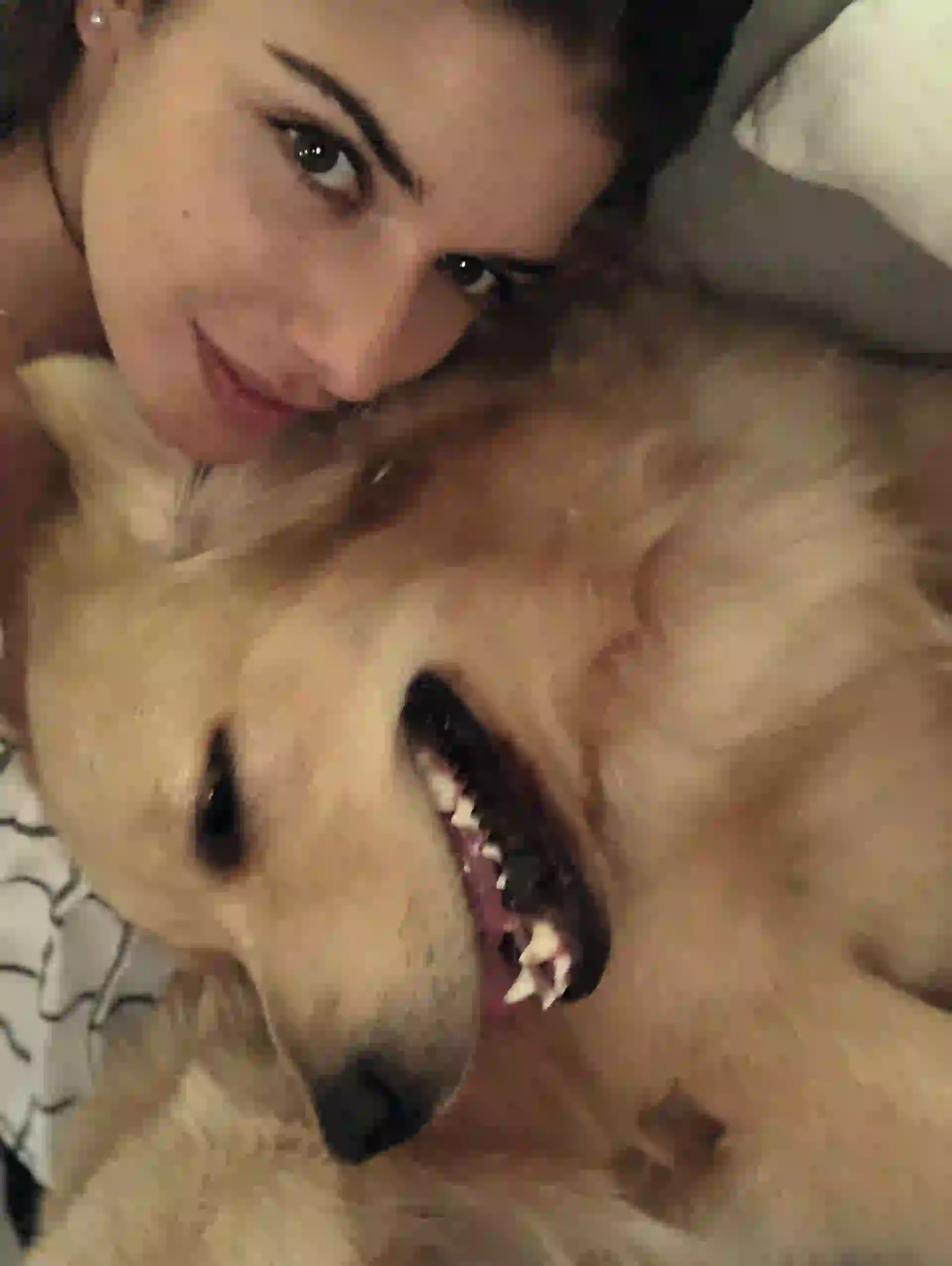 Julia Teres (modelo) y su golden Alí (1)