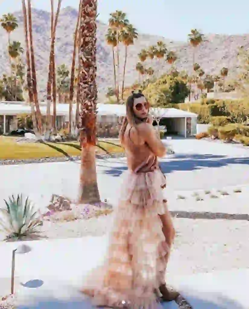 Sole Ainesa con un look romántico con falda de tul por Ginebra