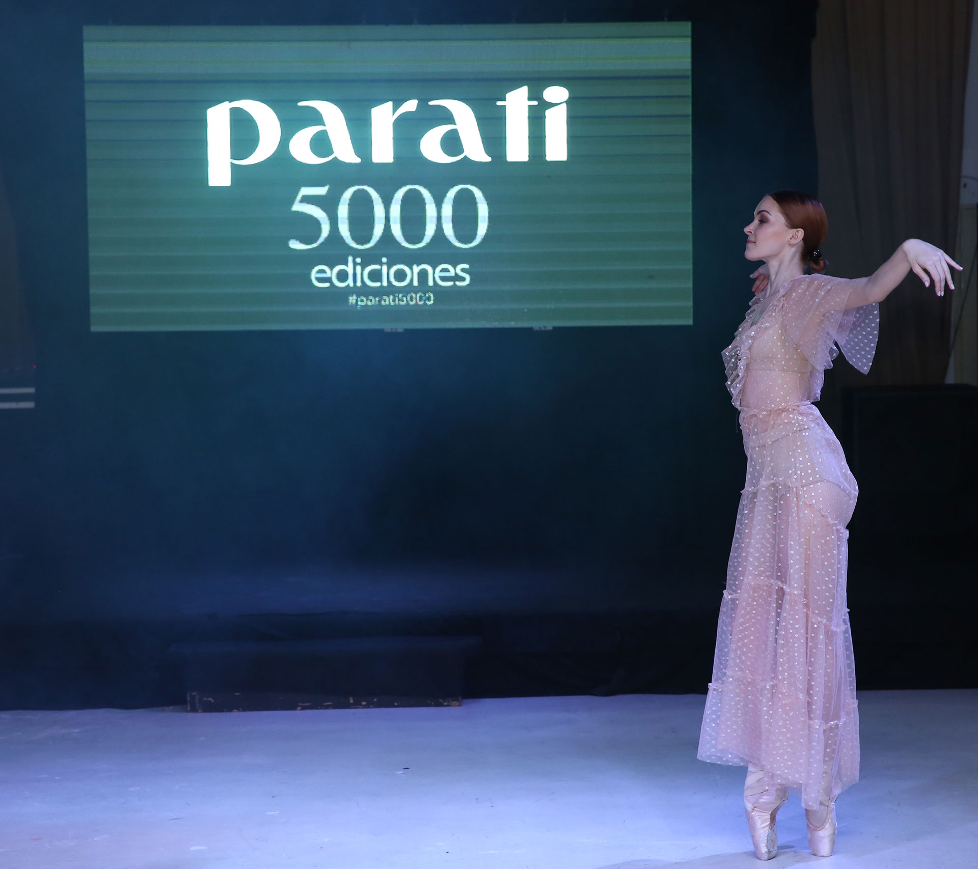 La bailarina Melisa Garat, dio inicio y cierre al evento con una performance.