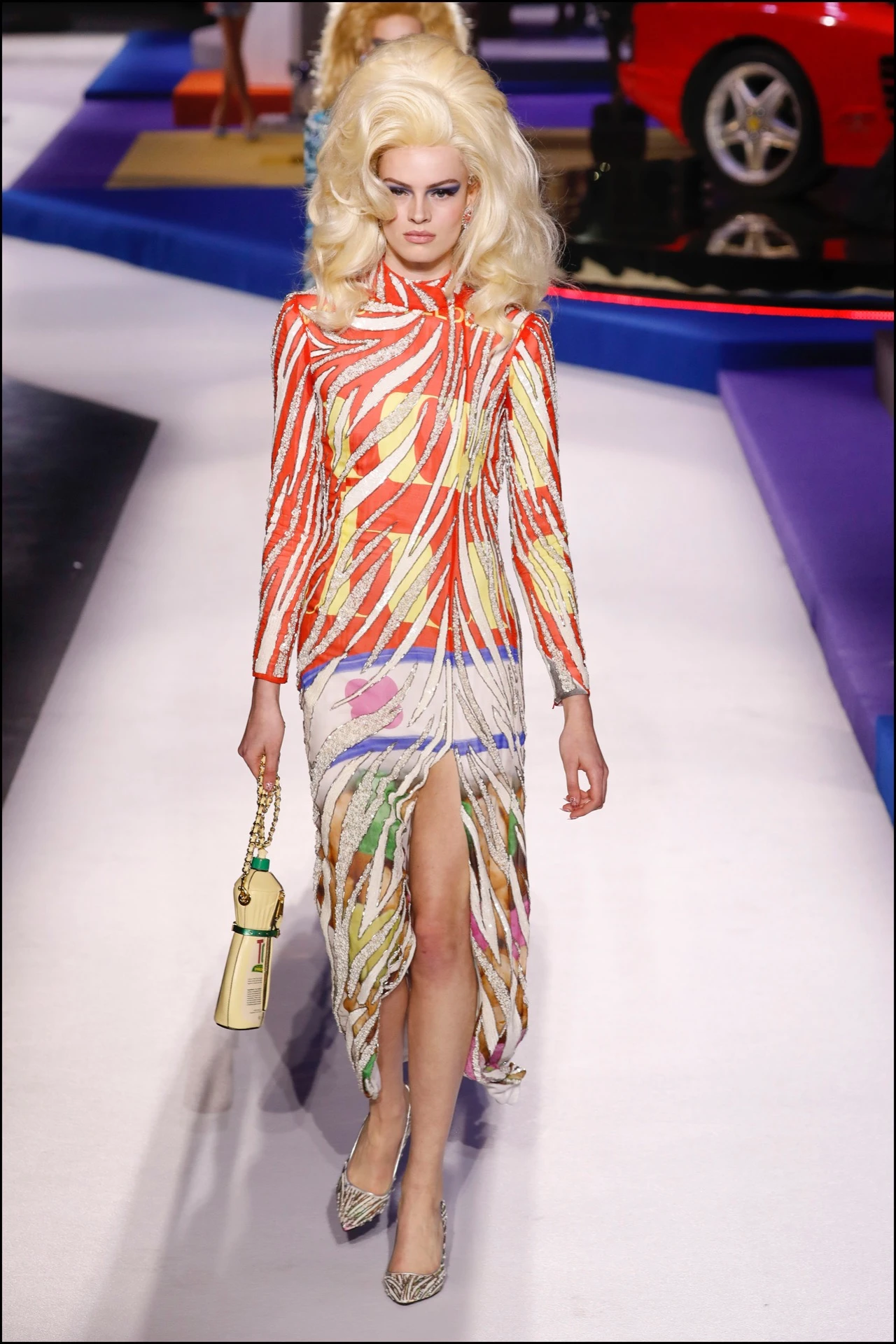 DÈfilÈ Moschino "Collection PrÍt-‡-Porter Automne-Hiver 2019/2020" lors de la Fashion Week de Milan (MLFW), le 22 fÈvrier 2019. Moschino Fashion Show "Ready-to-Wear Fall-Winter 2019/2020" at Milan Fashion Week, February 22nd, 2019.