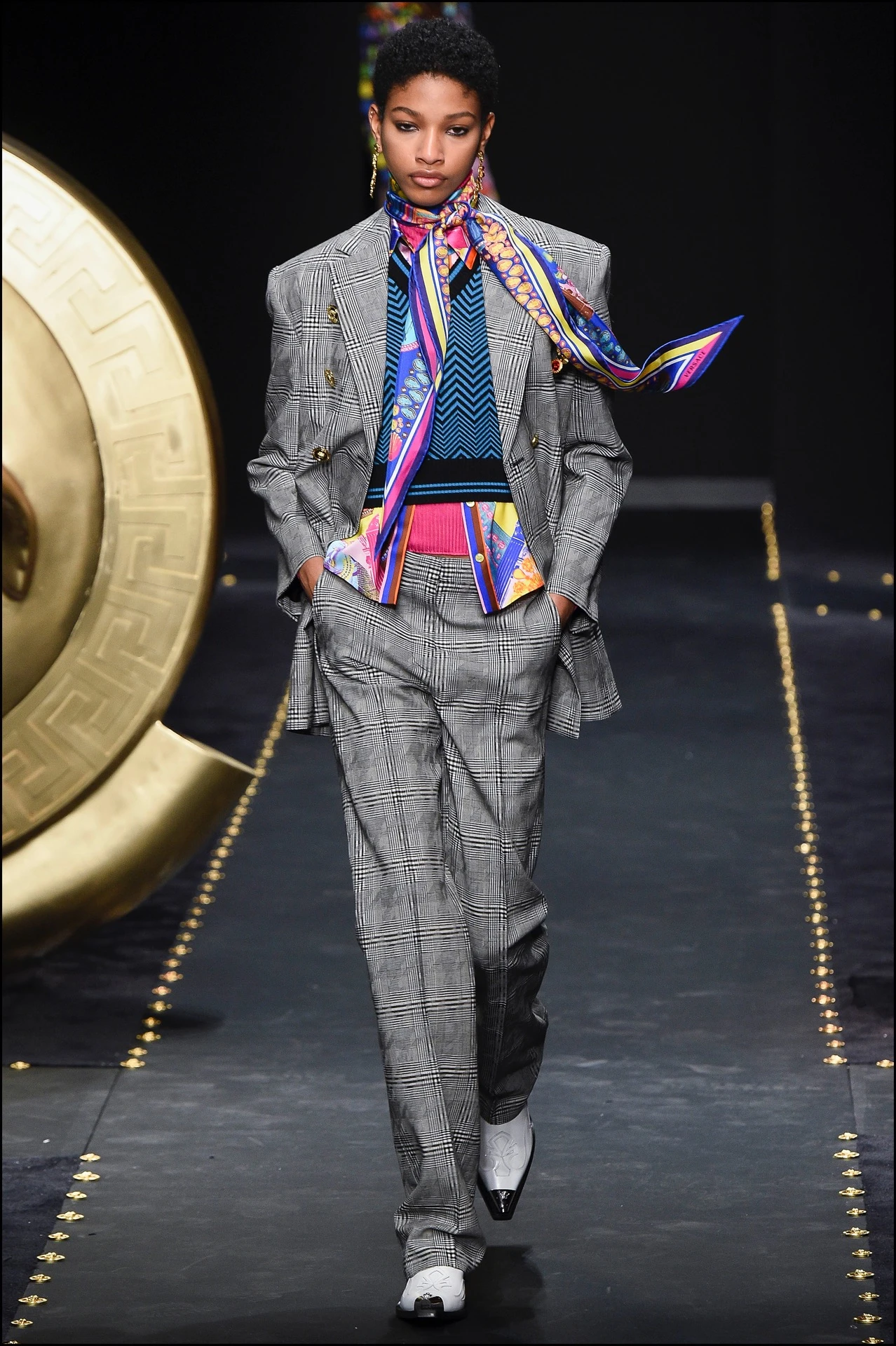 DÈfilÈ Versace "Collection PrÍt-‡-Porter Automne-Hiver 2019/2020" lors de la Fashion Week de Milan (MLFW), le 22 fÈvrier 2019. Versace Fashion Show "Ready-to-Wear Fall-Winter 2019/2020" at Milan Fashion Week, February 22nd, 2019.