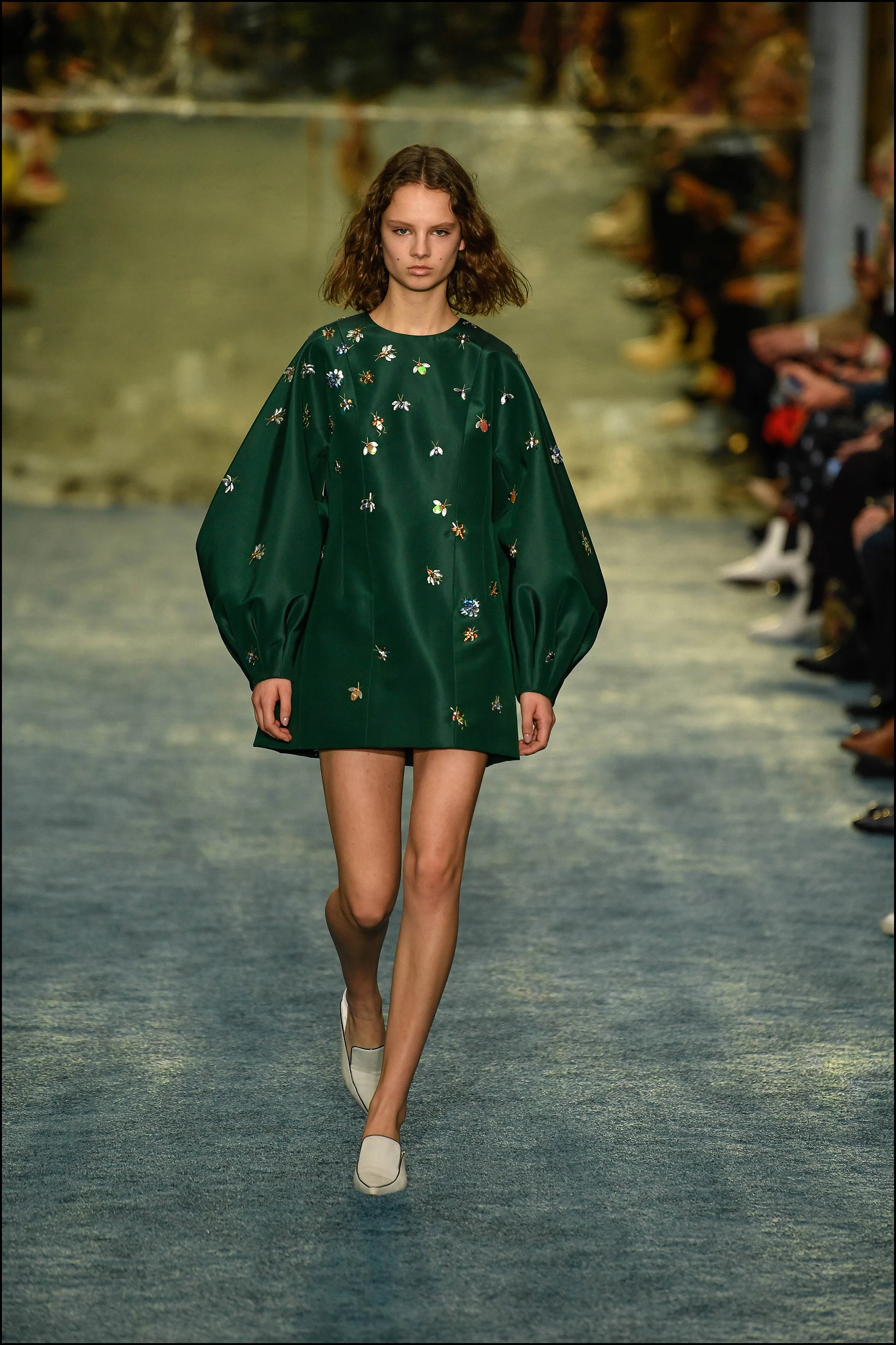 Mini vestidos y maxi mangas 