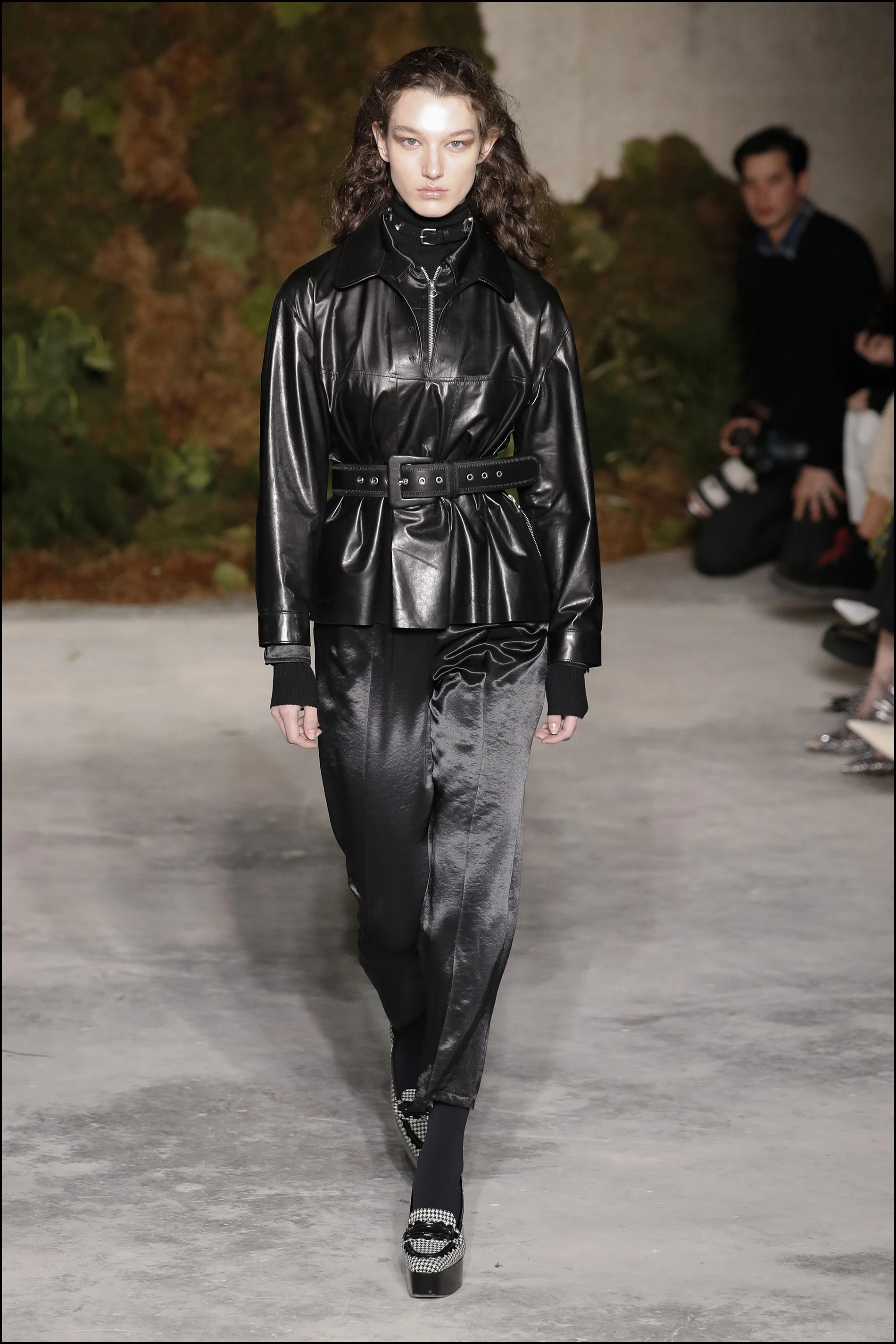 DÈfilÈ de mode prÍt-‡-porter Automne-Hiver 2019 "Alexa Chung" ‡ Londres durant la London Fashion Week ( Semaine de la mode ‡ Londres) le 16 FÈvrier 2019 Alexachung Model On Catwalk, Woman Women, London Fashion Week 2019 Ready To Wear For Fall Winter, Defile, Fashion Show Runway Collection, Pret A Porter, PAP, Modelwear, Modeschau Laufsteg Autumn Herbst England, Great Britain, Model, Fashion Show, Runway, Catwalk, Style, Look,