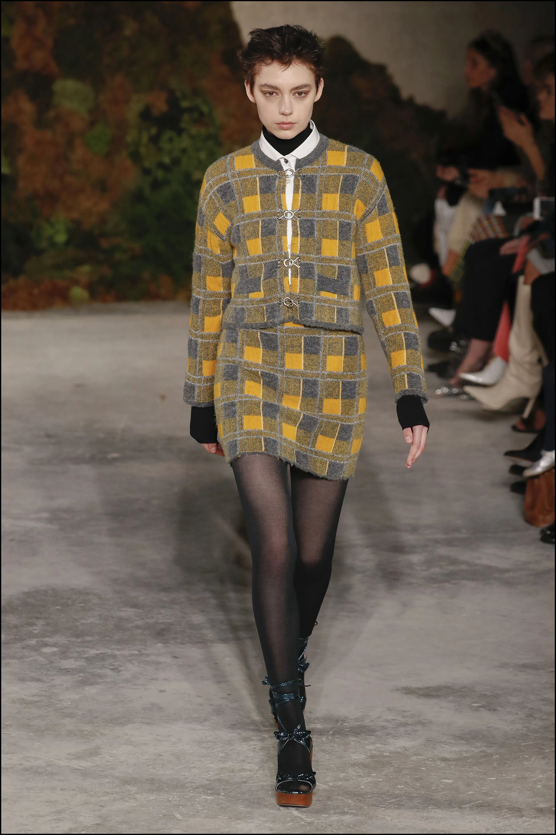 Minis con sacos a cuadros, muy british. 