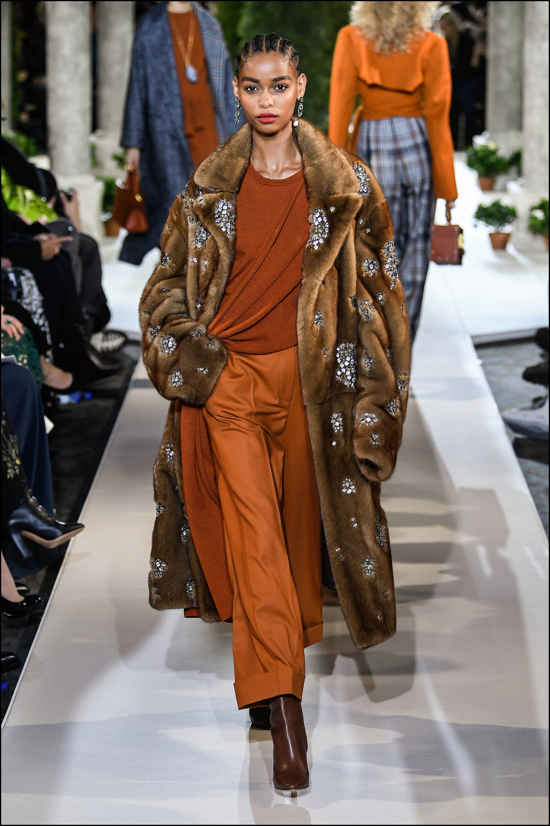Mannequin - DÈfilÈ Oscar de la Renta lors de la Fashion Week automne-hiver 2019/2020 ‡ New York, le 12 fÈvrier 2019. Models walk the runway at Oscar De La Renta during New York Fashion Week on February 12, 2019 in New York City.