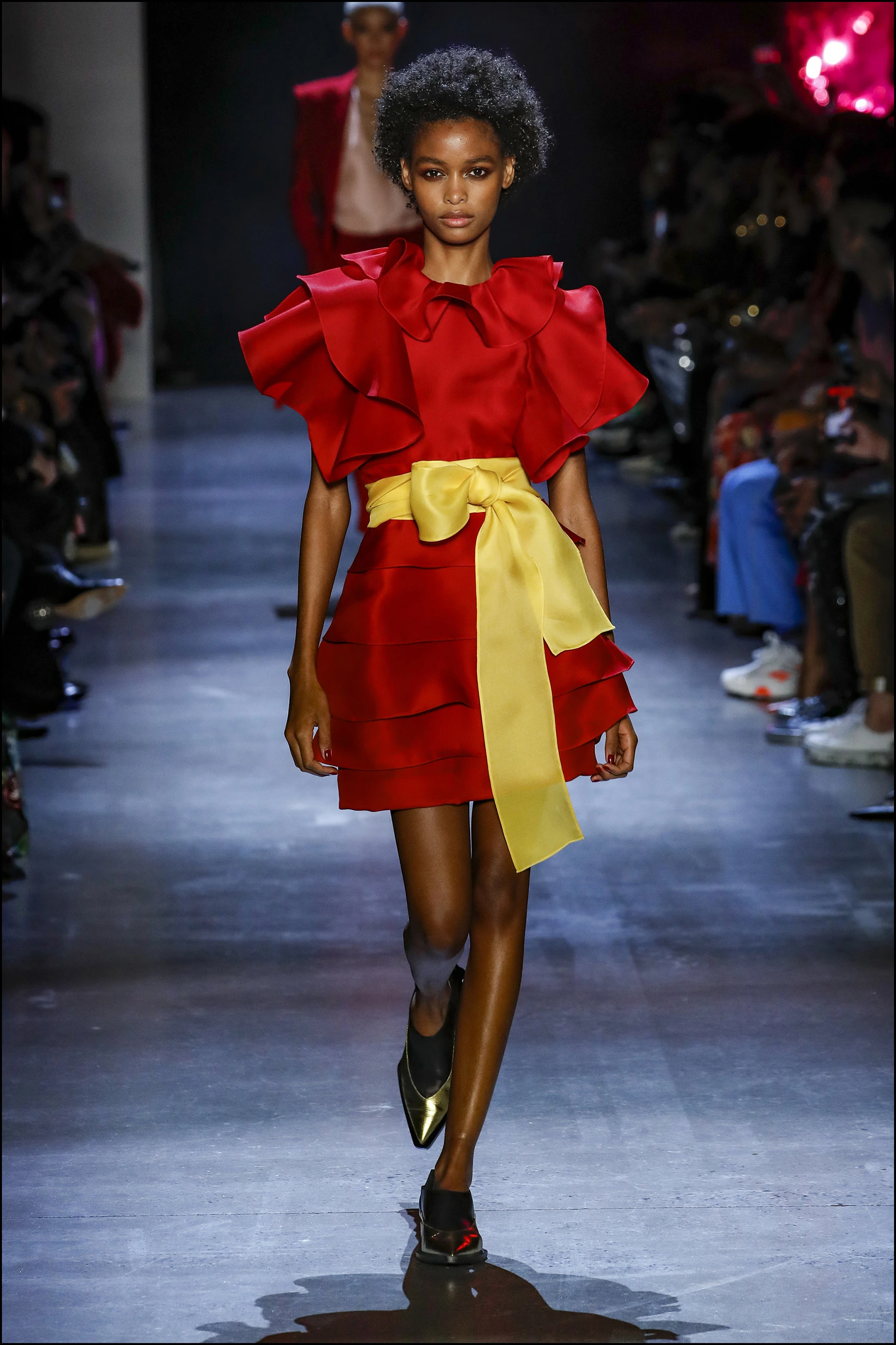 Minivestidos con grandes lazos. 