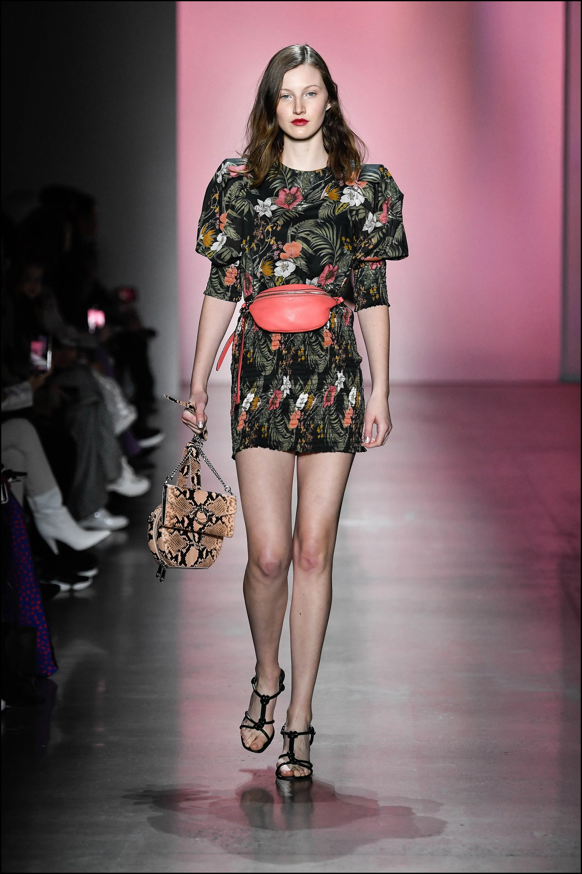 Estampados, volumen y riñoneras. 