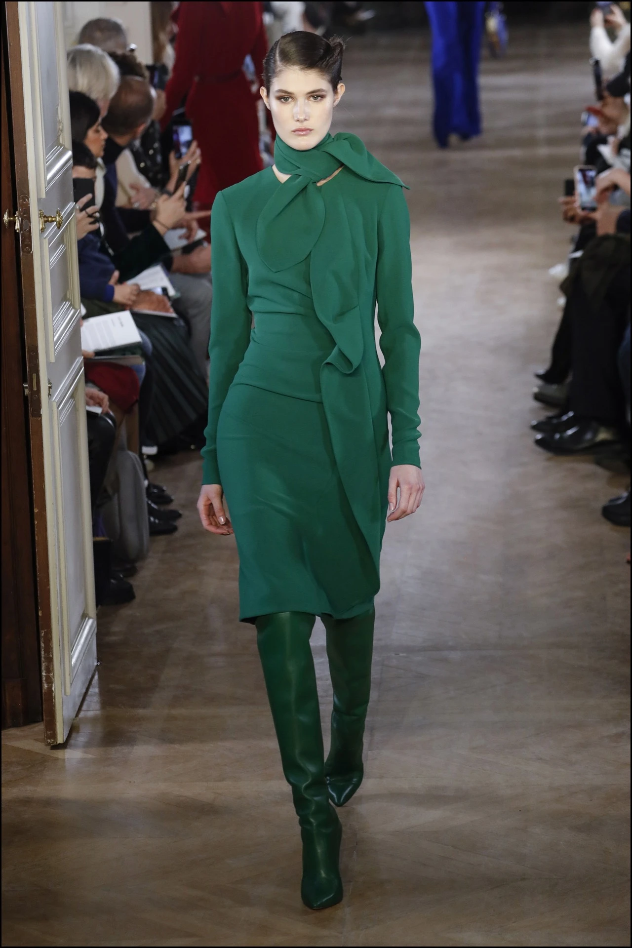 Mannequin - DÈfilÈ de mode Elie Saab collection prÍt-‡-porter Automne-Hiver lors de la fashion week ‡ Paris, le 2 mars 2019. The Elie Saab show as part of the Paris Fashion Week Womenswear Fall/Winter 2019/2020 in Paris, Franceon March 2nd, 2019.