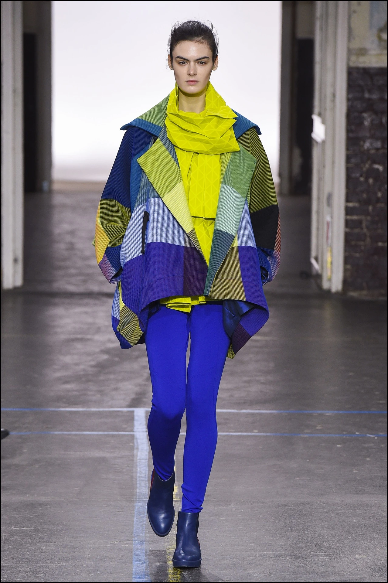 Mannequin - DÈfilÈ de mode Issey Miyake collection prÍt-‡-porter Automne-Hiver 2019/2020 lors de la fashion week ‡ Paris, le 1er mars 2019. Issey Miyake fashion show ready-to-wear Fall-Winter 2019/2020 during the fashion week in Paris, France, on March 1st 2019.