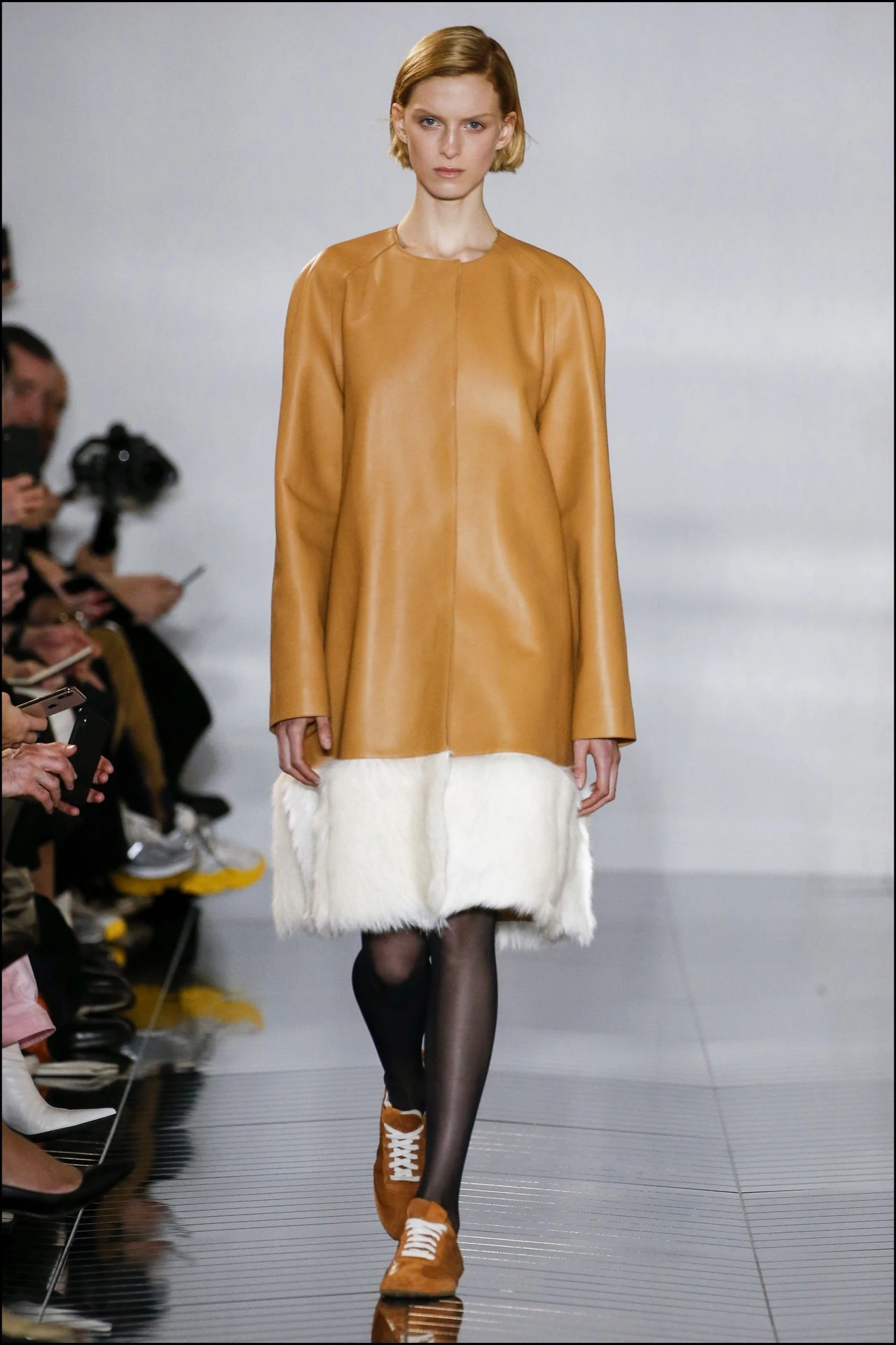 Mannequin - DÈfilÈ de mode Loewe collection prÍt-‡-porter Automne-Hiver 2019/2020 lors de la fashion week ‡ Paris, le 1er mars 2019. Loewe fashion show ready-to-wear Fall-Winter 2019/2020 during the fashion week in Paris, France, on March 1st 2019.