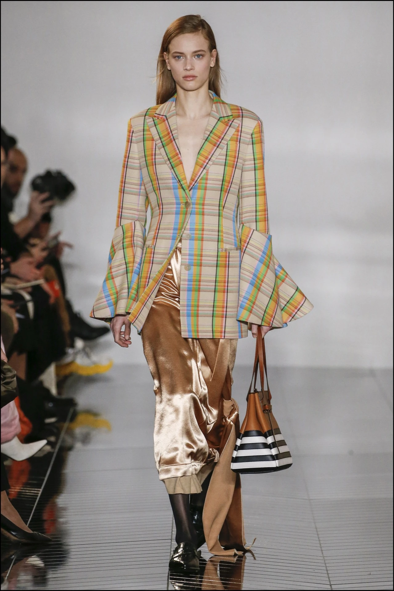 Mannequin - DÈfilÈ de mode Loewe collection prÍt-‡-porter Automne-Hiver 2019/2020 lors de la fashion week ‡ Paris, le 1er mars 2019. Loewe fashion show ready-to-wear Fall-Winter 2019/2020 during the fashion week in Paris, France, on March 1st 2019.