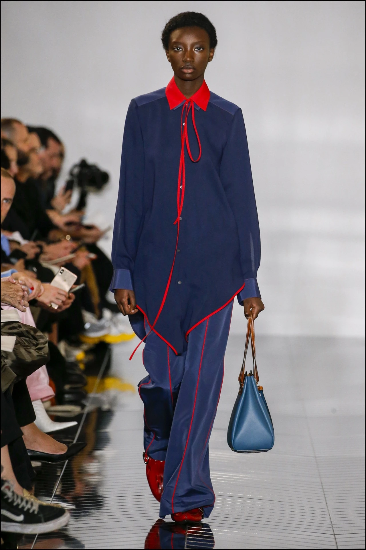 Mannequin - DÈfilÈ de mode Loewe collection prÍt-‡-porter Automne-Hiver 2019/2020 lors de la fashion week ‡ Paris, le 1er mars 2019. Loewe fashion show ready-to-wear Fall-Winter 2019/2020 during the fashion week in Paris, France, on March 1st 2019.