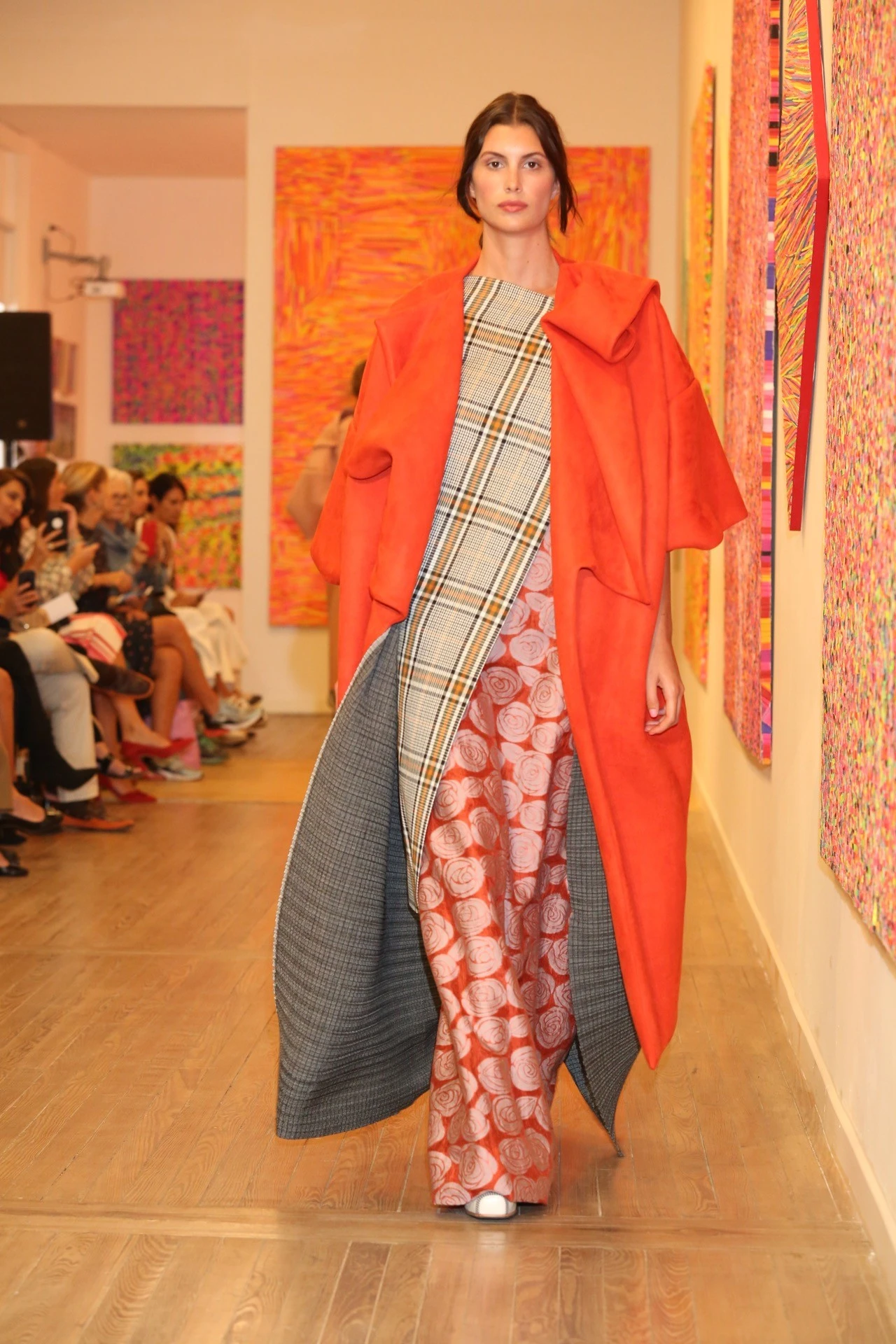 #PARA TI - MIN AGOSTINI DESFILE - News -02- GENTILEZA MASS