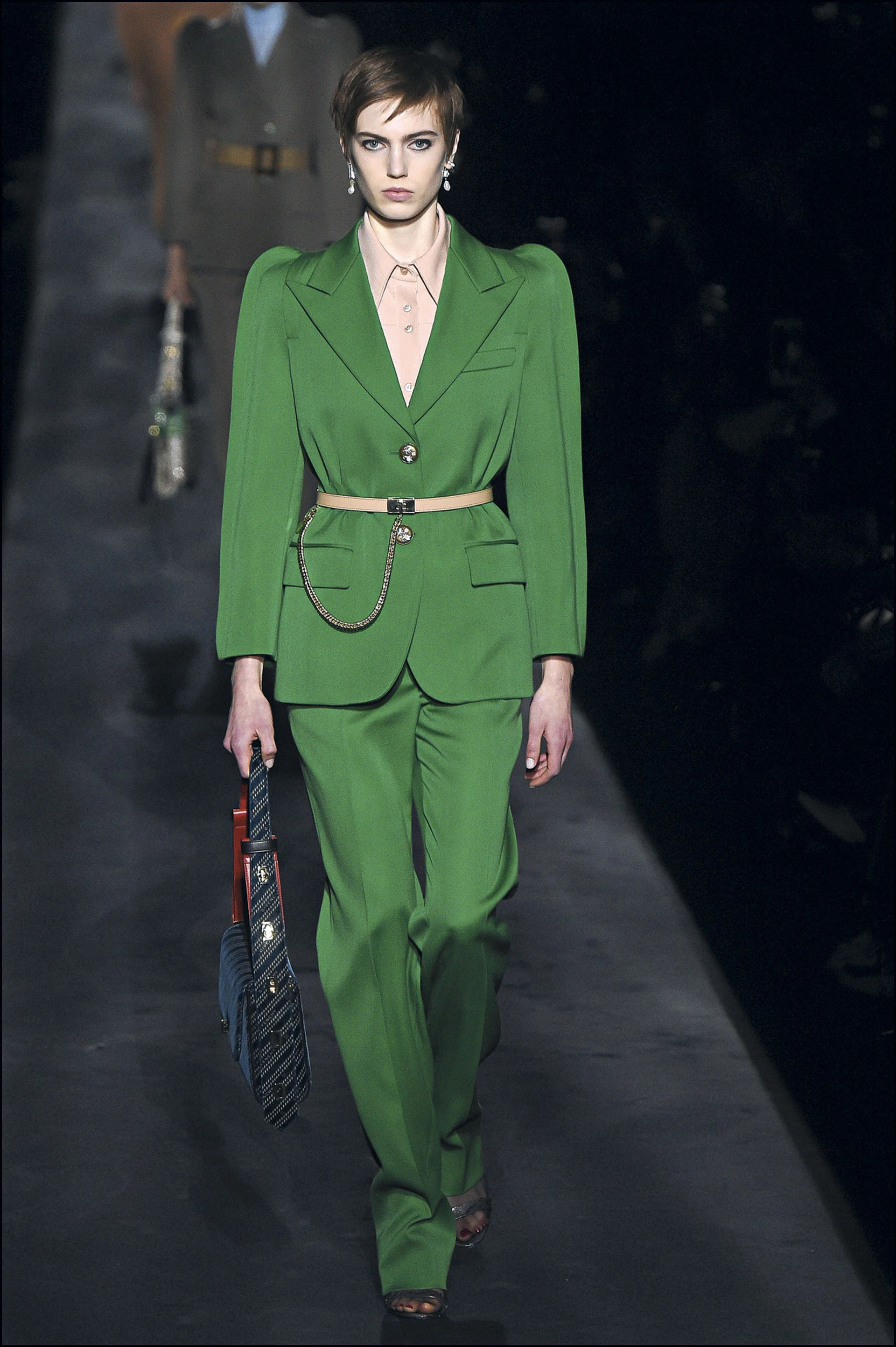 Mannequin pendant le dÈfilÈ de mode Givenchy collection prÍt-‡-porter Automne-Hiver lors de la fashion week ‡ Paris, France, le 3 mars 2019. A model walks the runway during the Givenchy show as part of the Paris Fashion Week Womenswear Fall/Winter 2019/2020 in Paris, France on March 03, 2019.