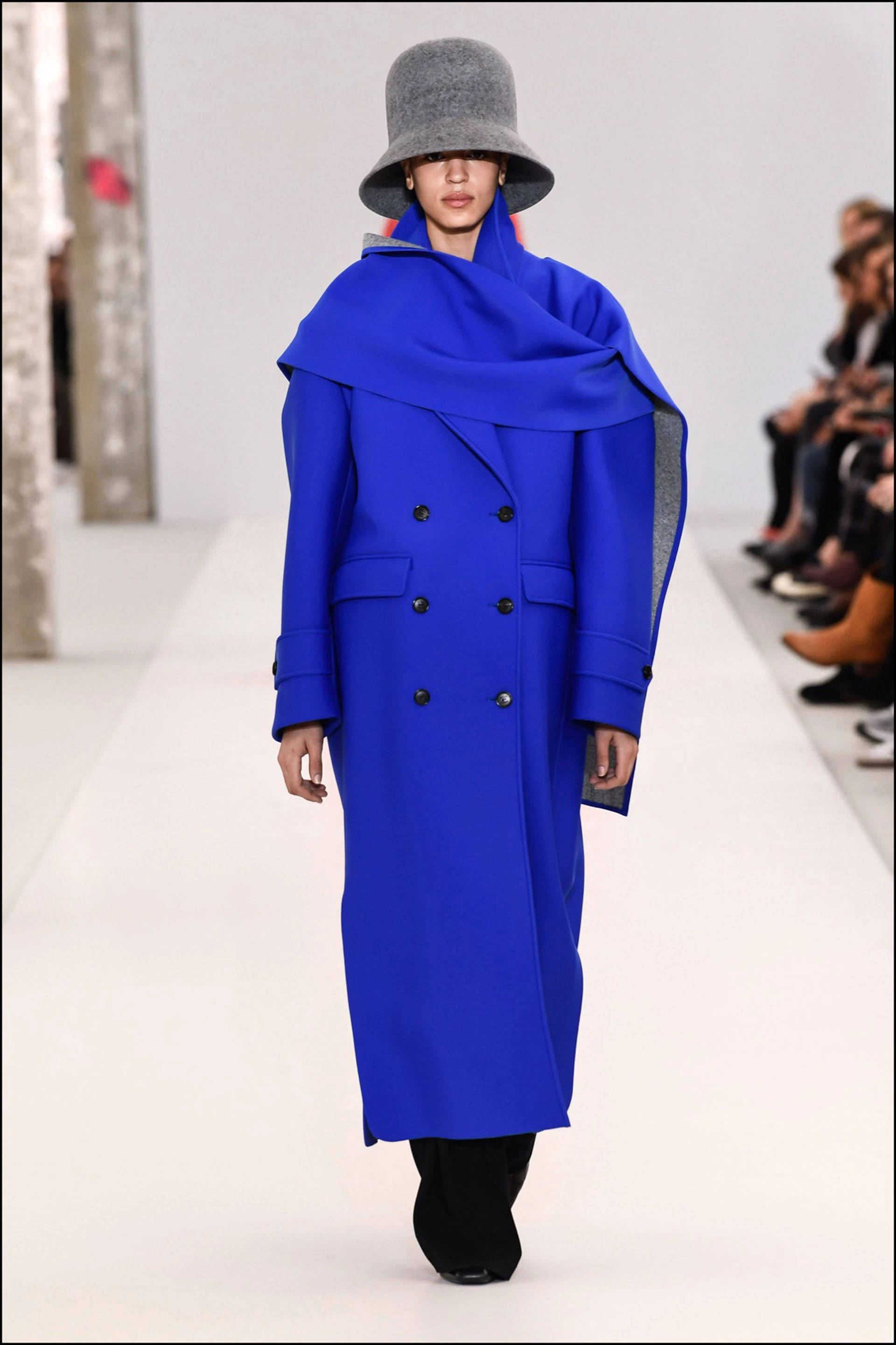 Mannequin - DÈfilÈ de mode Nina Ricci collection prÍt-‡-porter Automne-Hiver 2019/2020 lors de la fashion week ‡ Paris, le 1er mars 2019. Nina Ricci fashion show ready-to-wear Fall-Winter 2019/2020 during the fashion week in Paris, France, on March 1st 2019.
