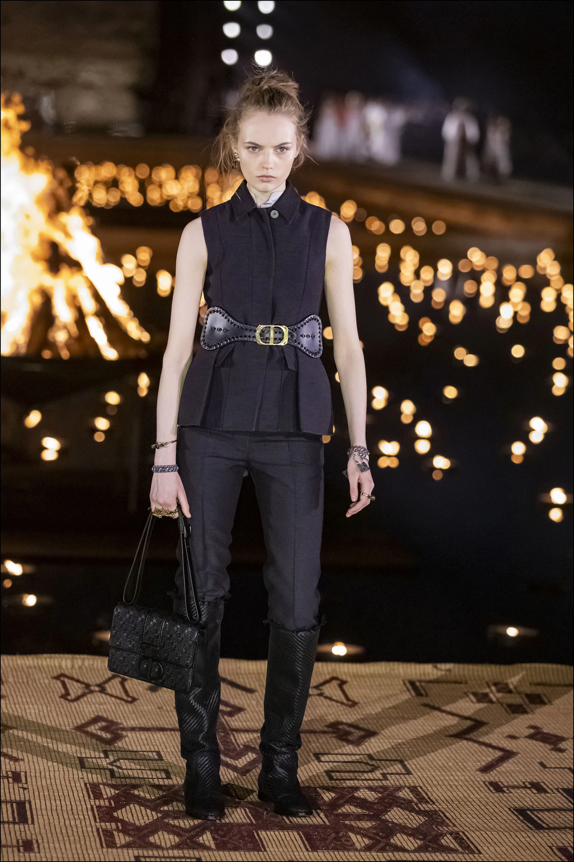 El negro, infaltable en cada colección de Dior