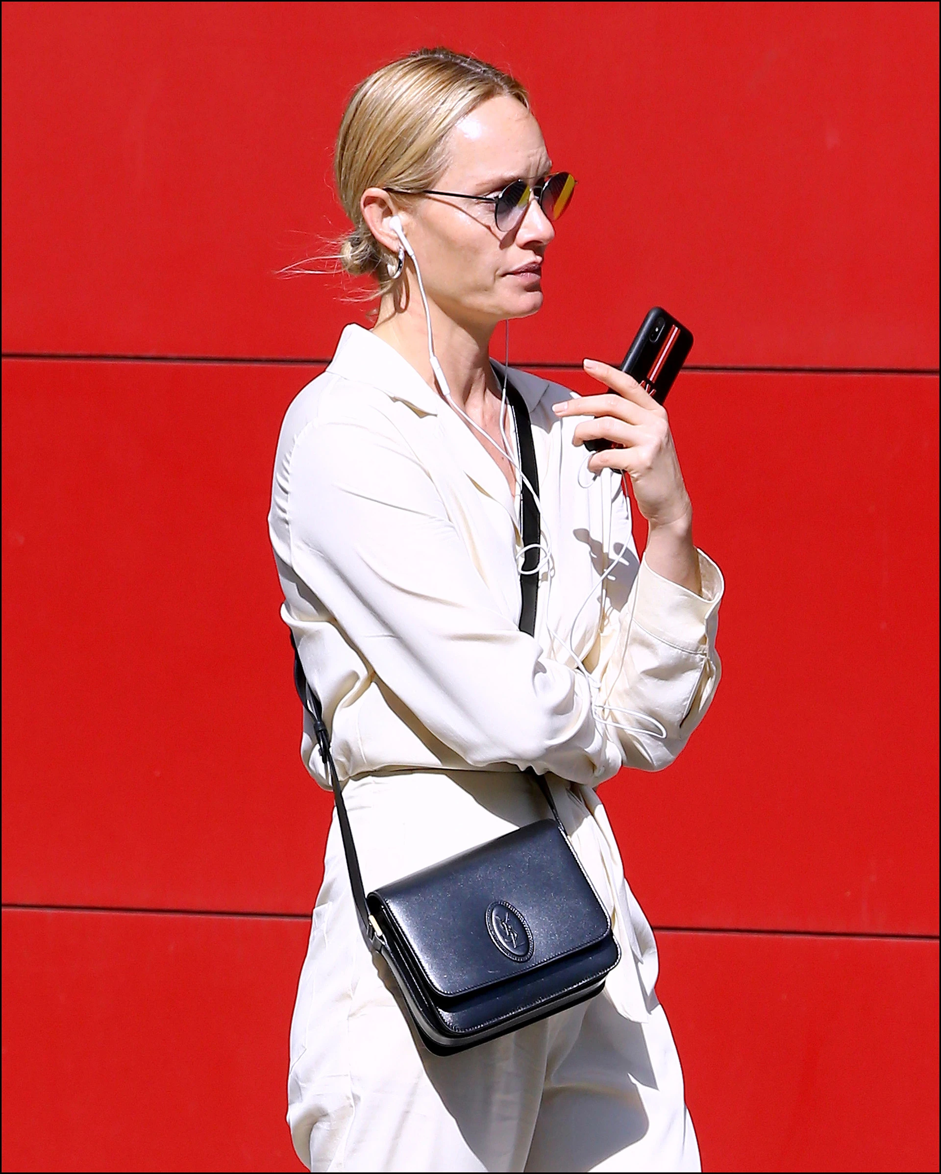 Cremita y negro, una muy buena combinación.