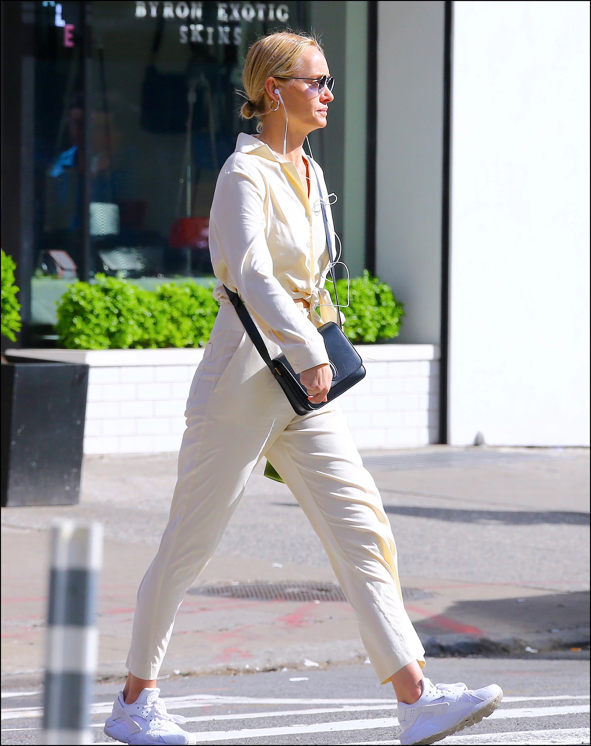 Las zapatillas son un gran complemento para el look urbano.