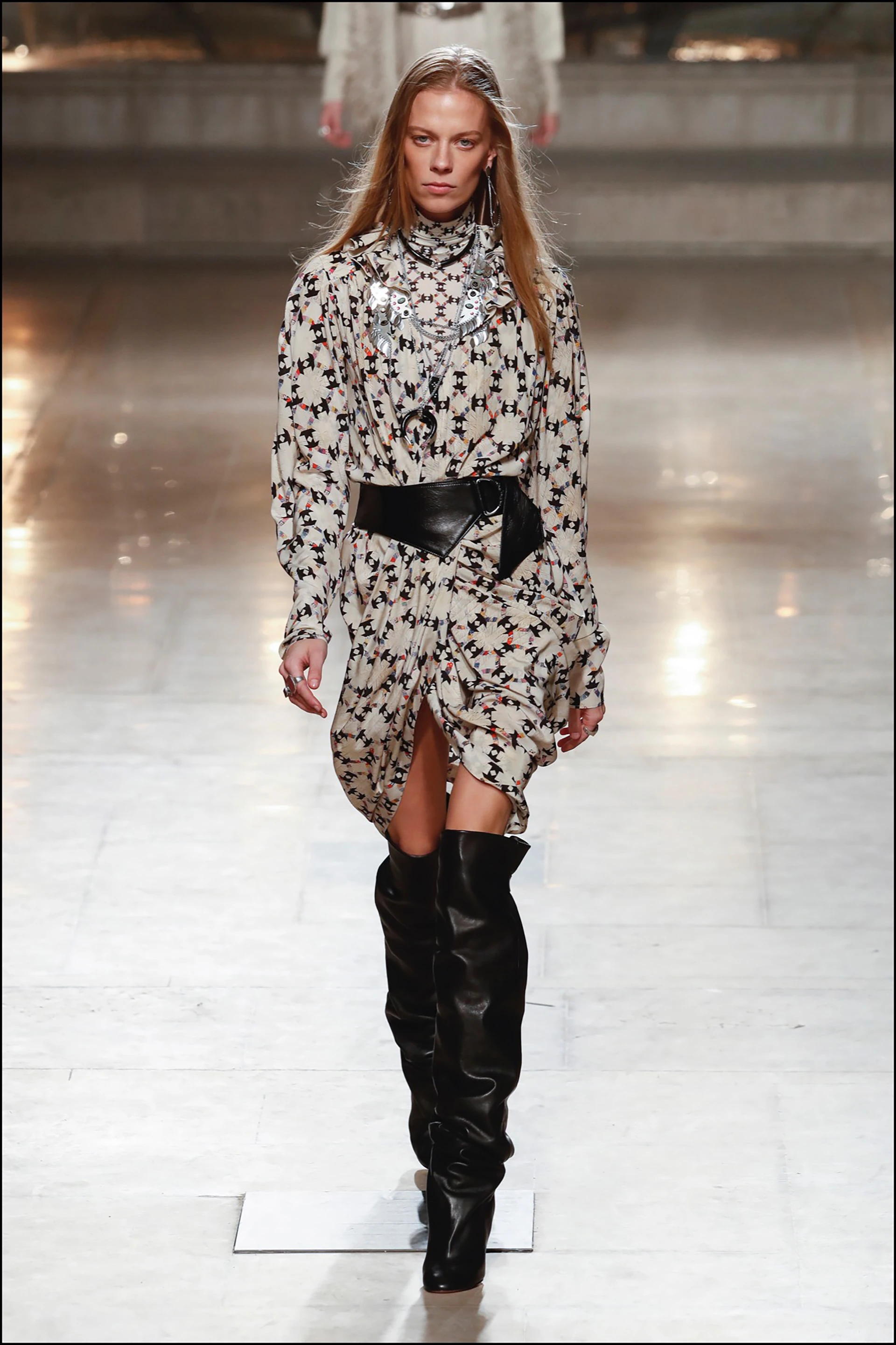 Mannequin - DÈfilÈ de mode Isabel Marant collection prÍt-‡-porter Automne-Hiver 2019/2020 lors de la fashion week ‡ Paris, le 28 fÈvrier 2019. Isabel Marant fashion show ready-to-wear Fall-Winter 2019/2020 during the fashion week in Paris, France, on February 28th 2019.