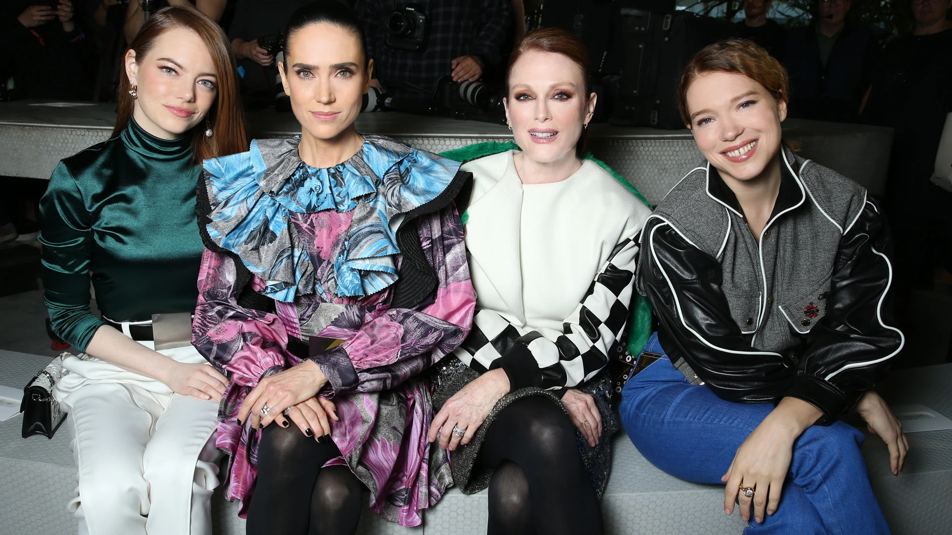 Emma Stone, Jennifer Connelly, Julianne Moore Y Lea_Seydoux en primera fila.