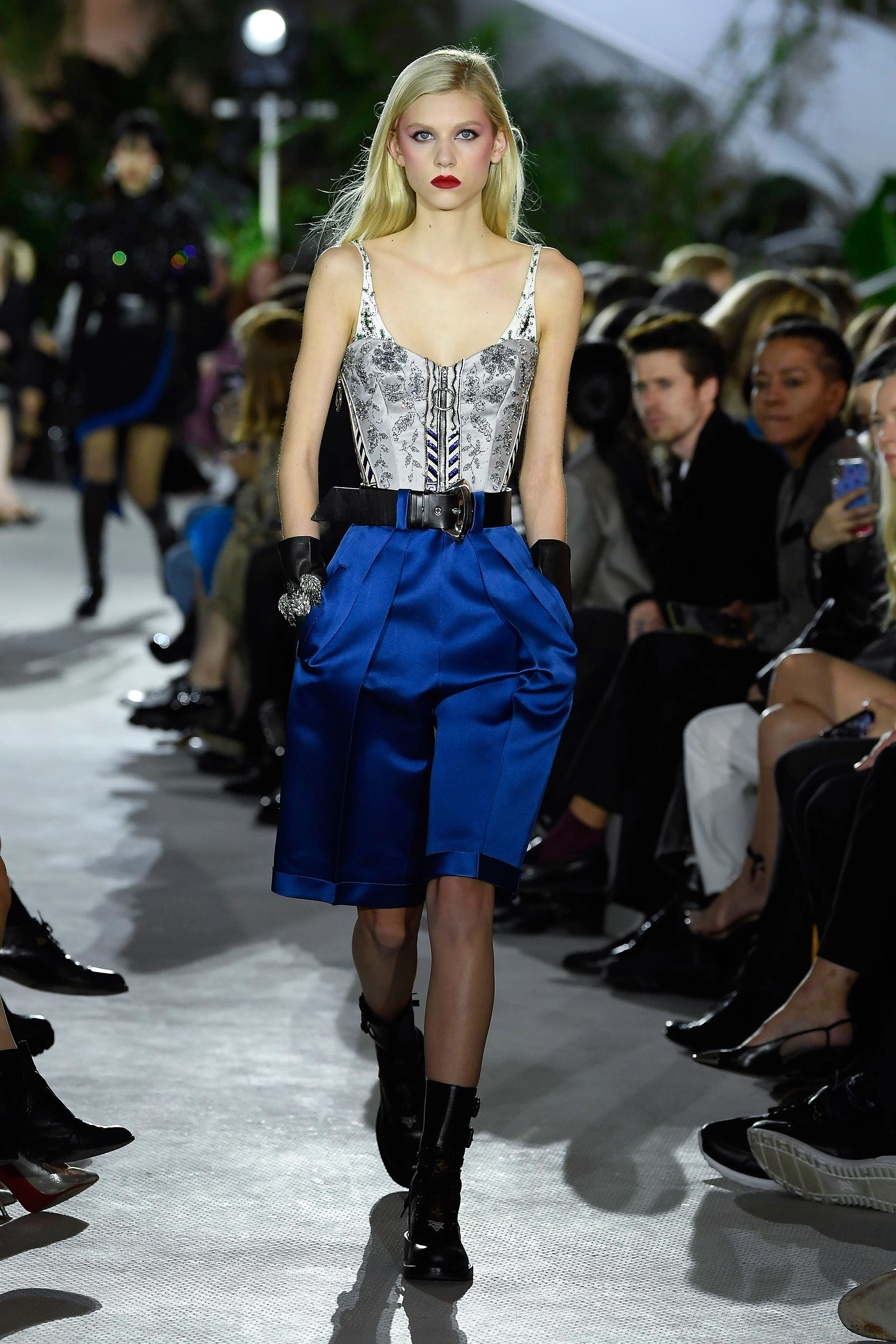 Azul eléctrico y metalizado, lo que se viene.