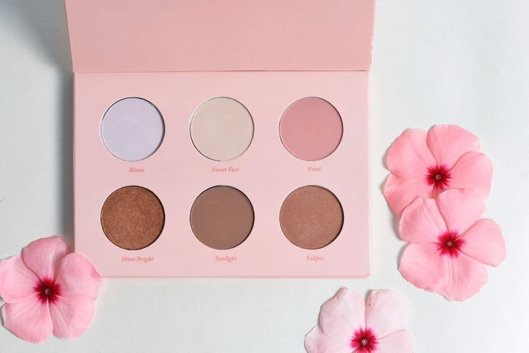 Zaira Beauty ofrece una amplia línea de make up.